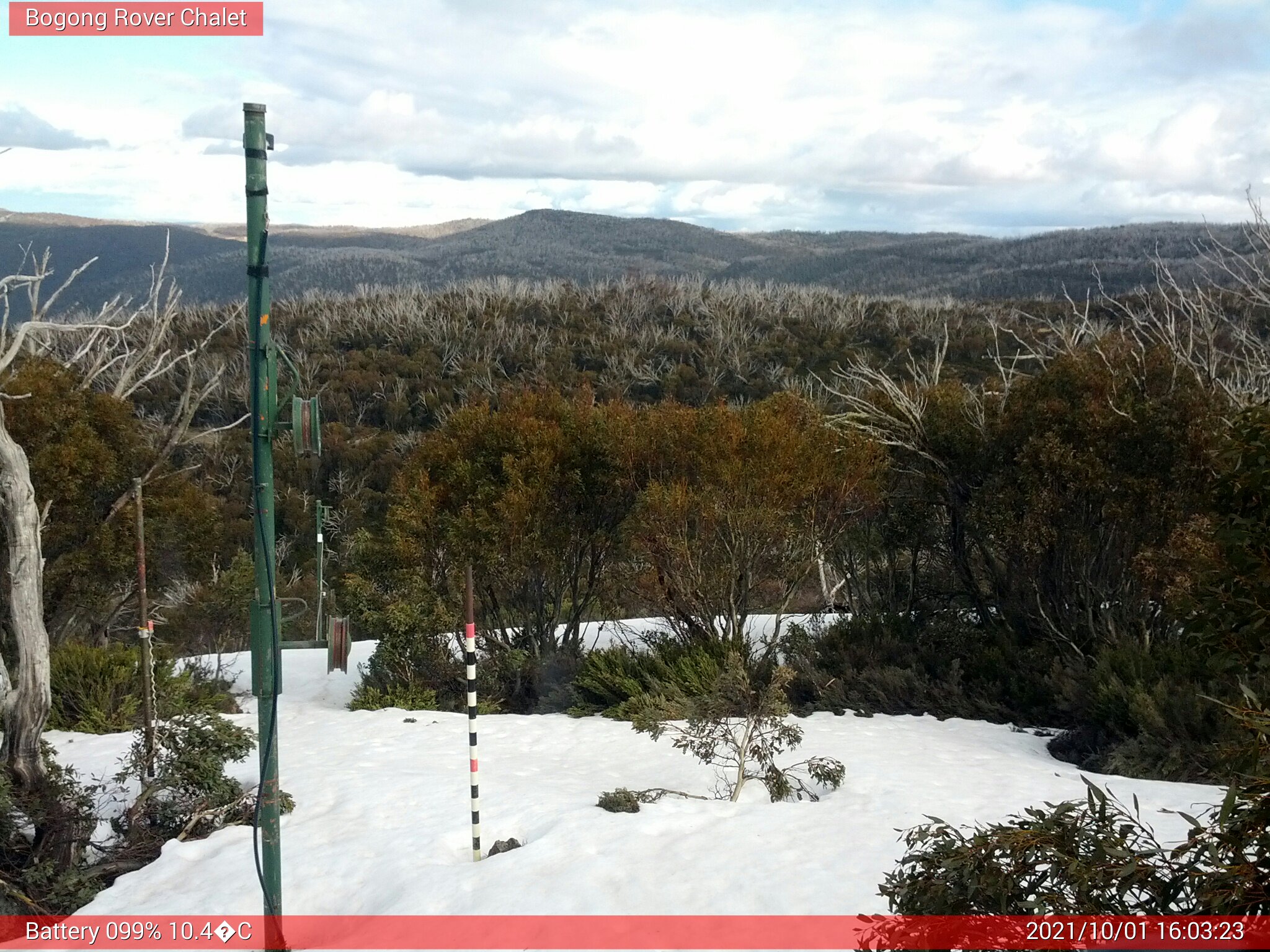 Bogong Web Cam 4:03pm Friday 1st of October 2021