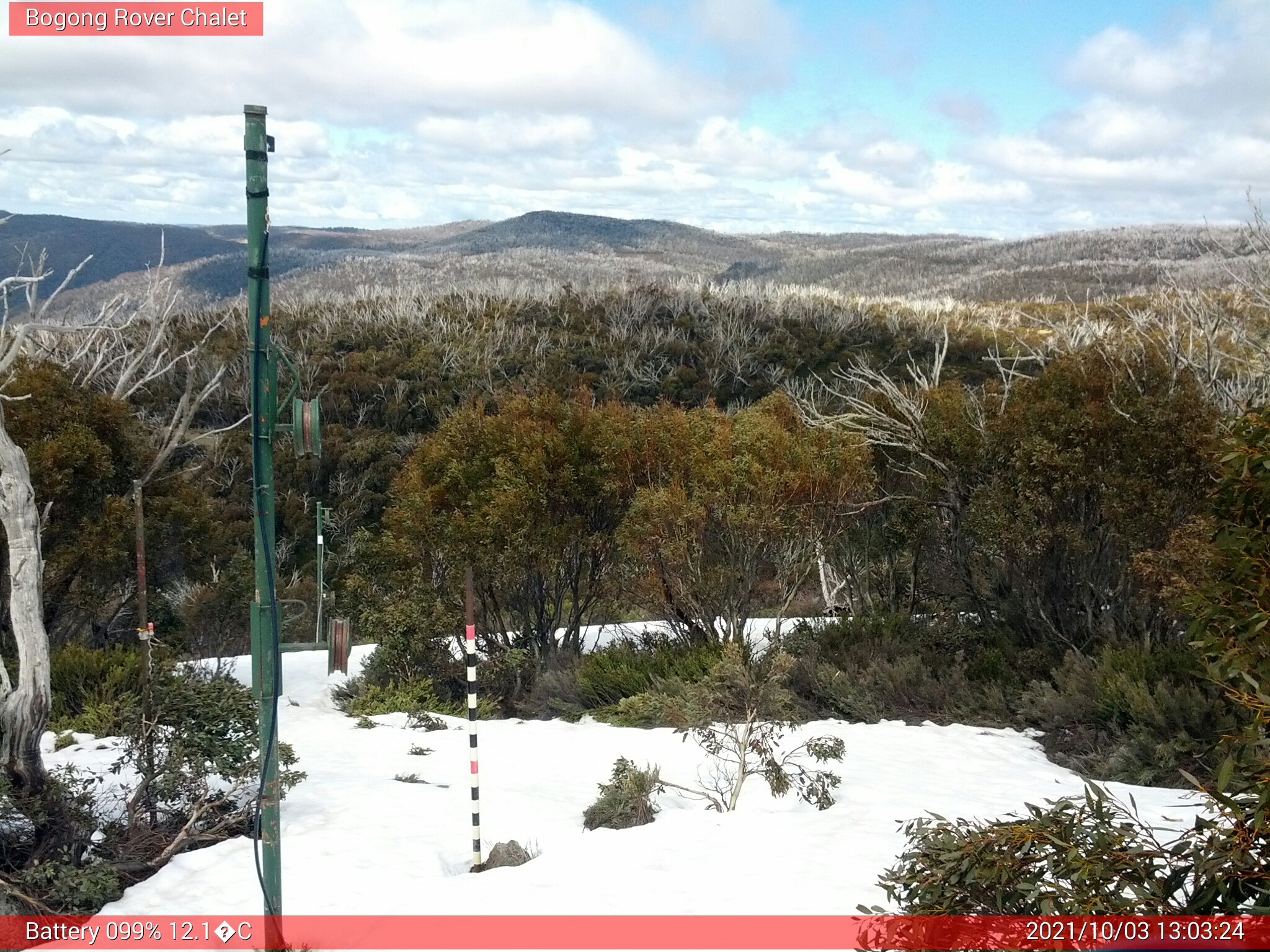 Bogong Web Cam 1:03pm Sunday 3rd of October 2021