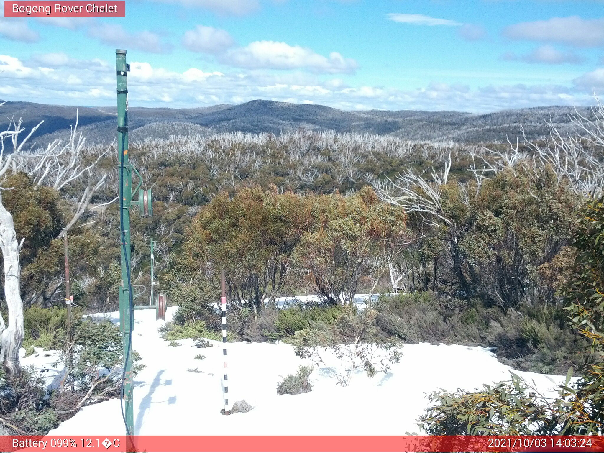 Bogong Web Cam 2:03pm Sunday 3rd of October 2021