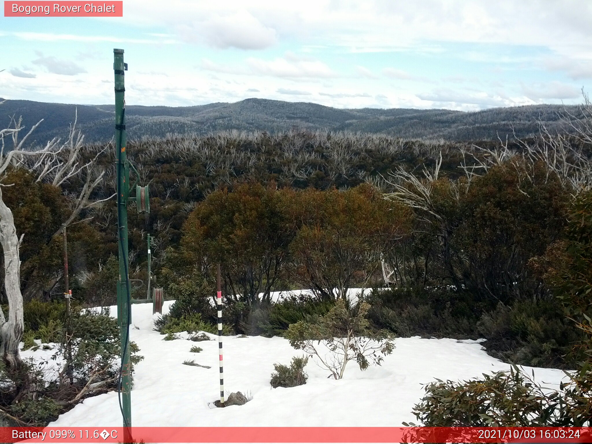 Bogong Web Cam 4:03pm Sunday 3rd of October 2021