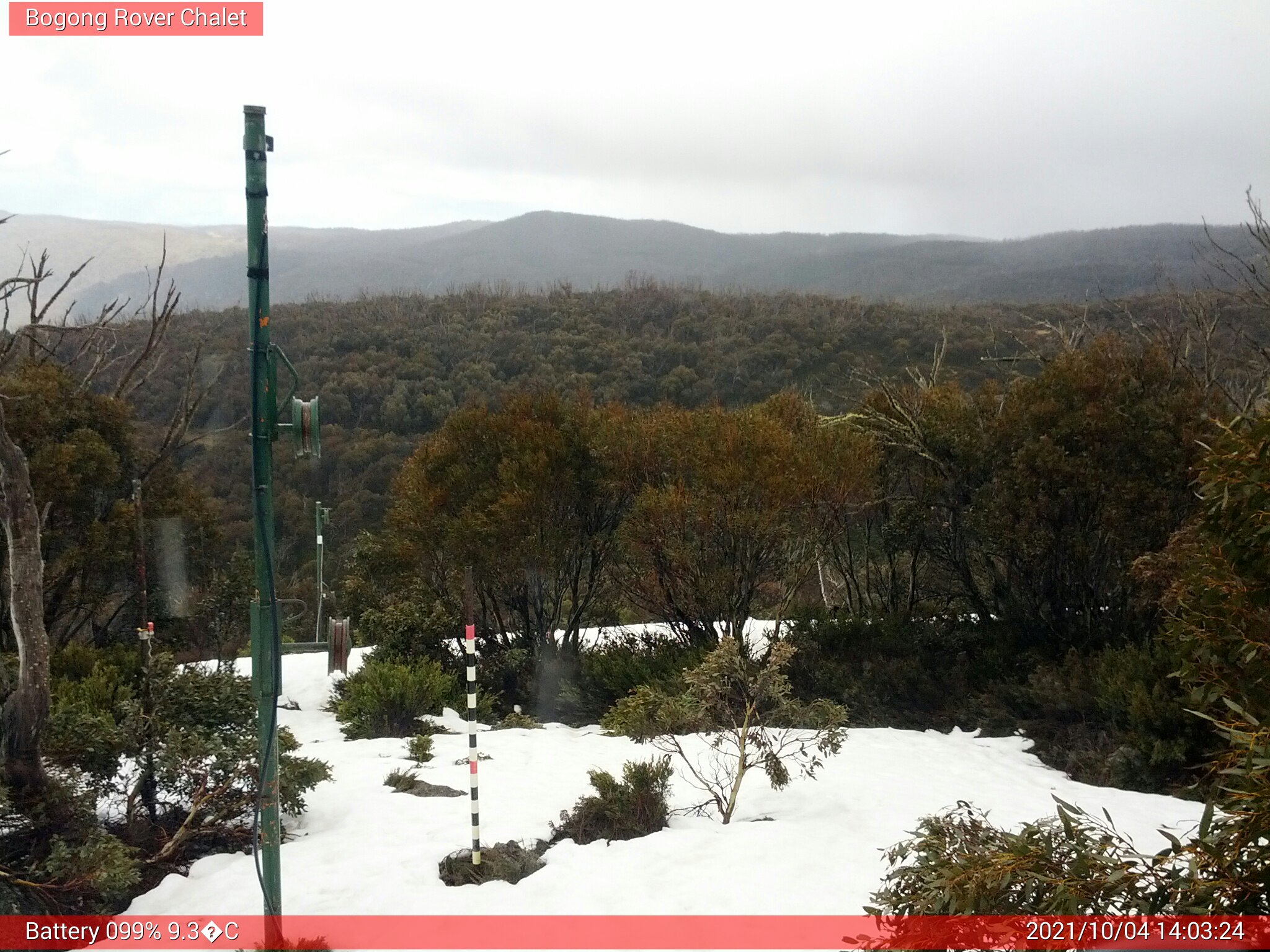 Bogong Web Cam 2:03pm Monday 4th of October 2021