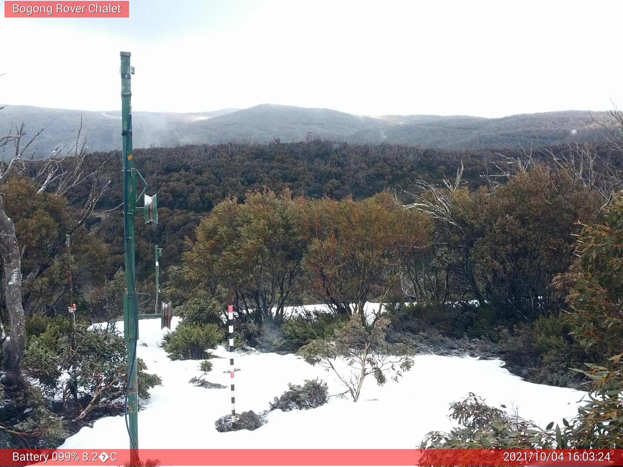 Bogong Web Cam 4:03pm Monday 4th of October 2021