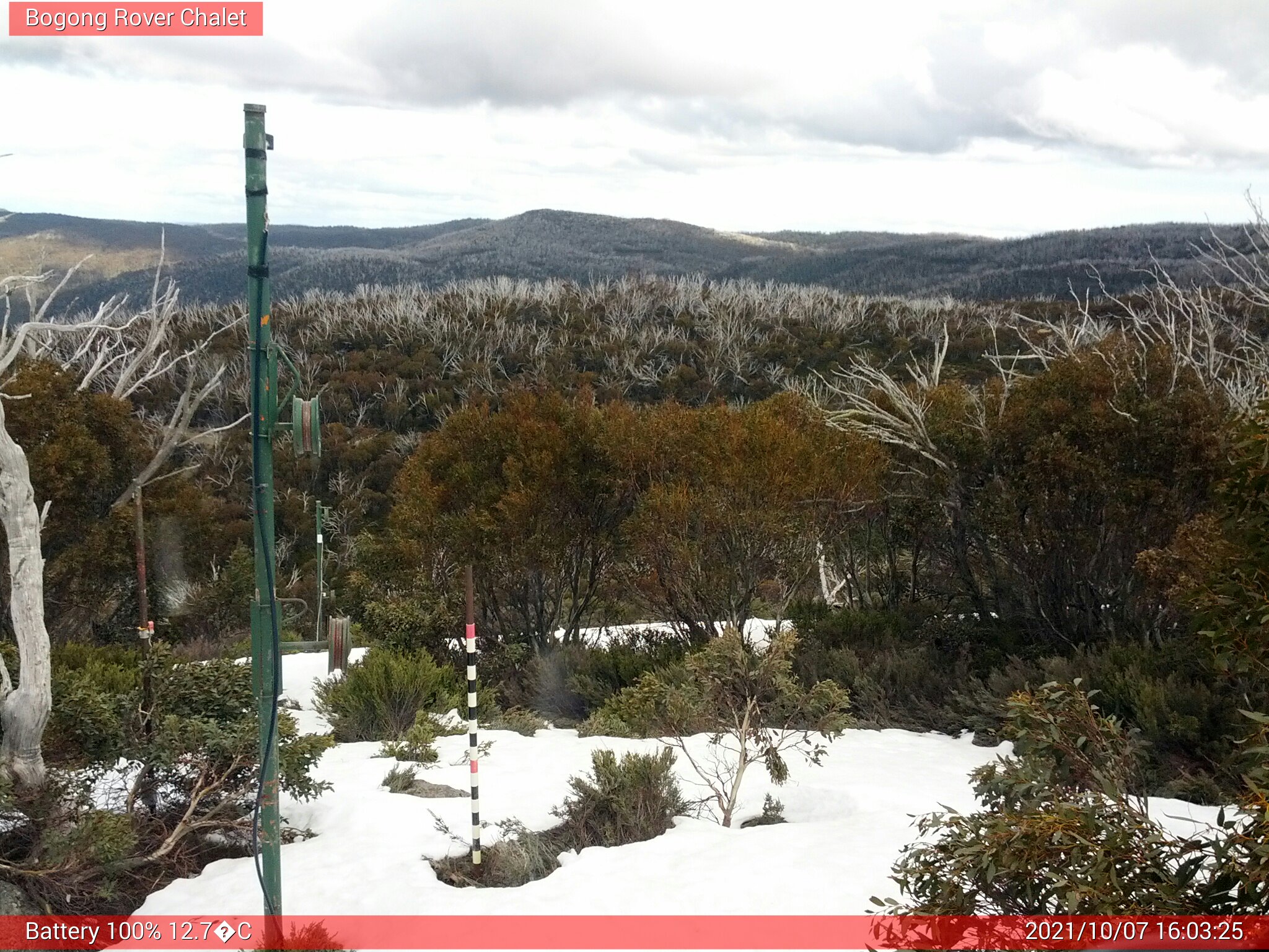 Bogong Web Cam 4:03pm Thursday 7th of October 2021