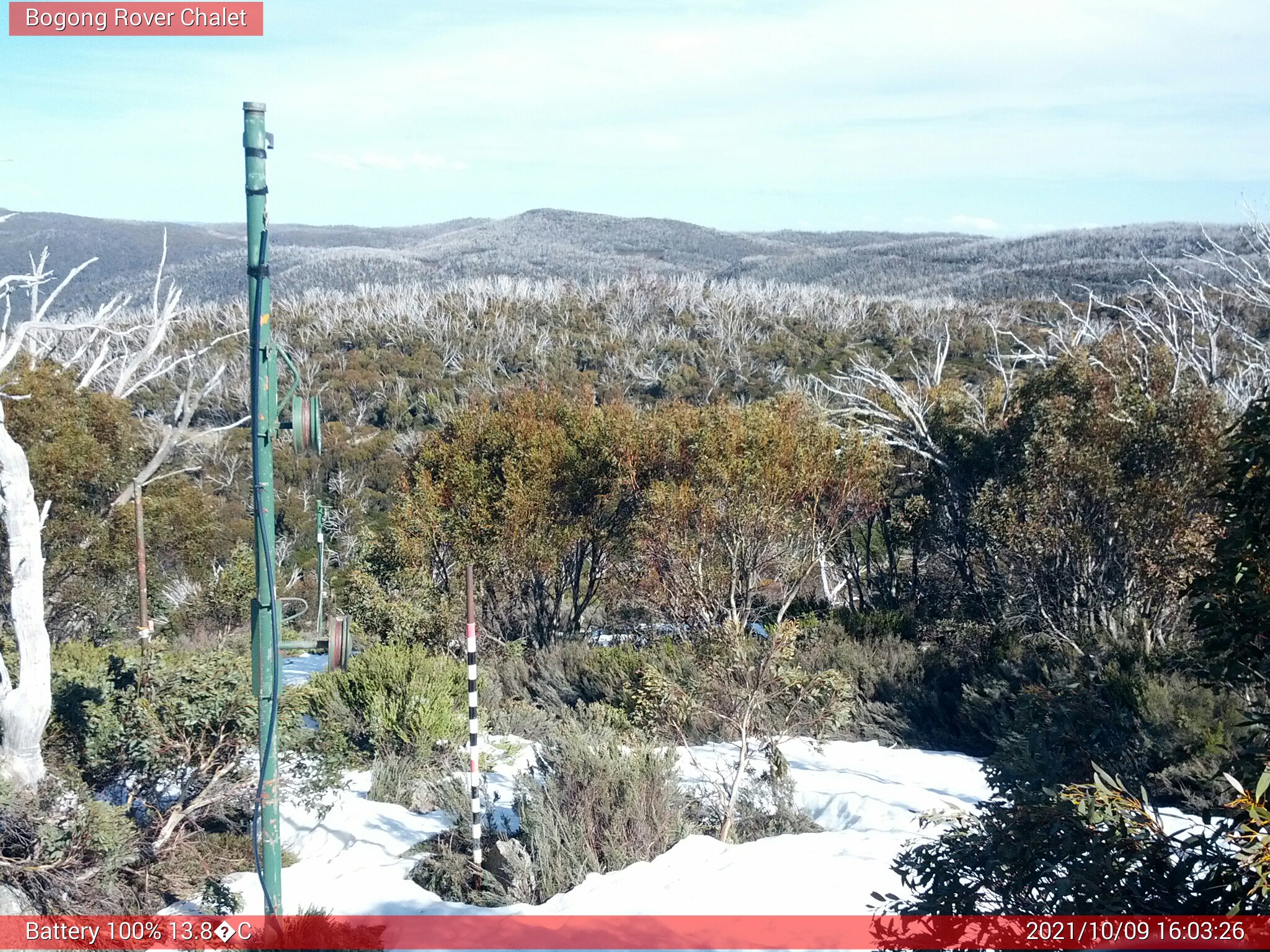 Bogong Web Cam 4:03pm Saturday 9th of October 2021