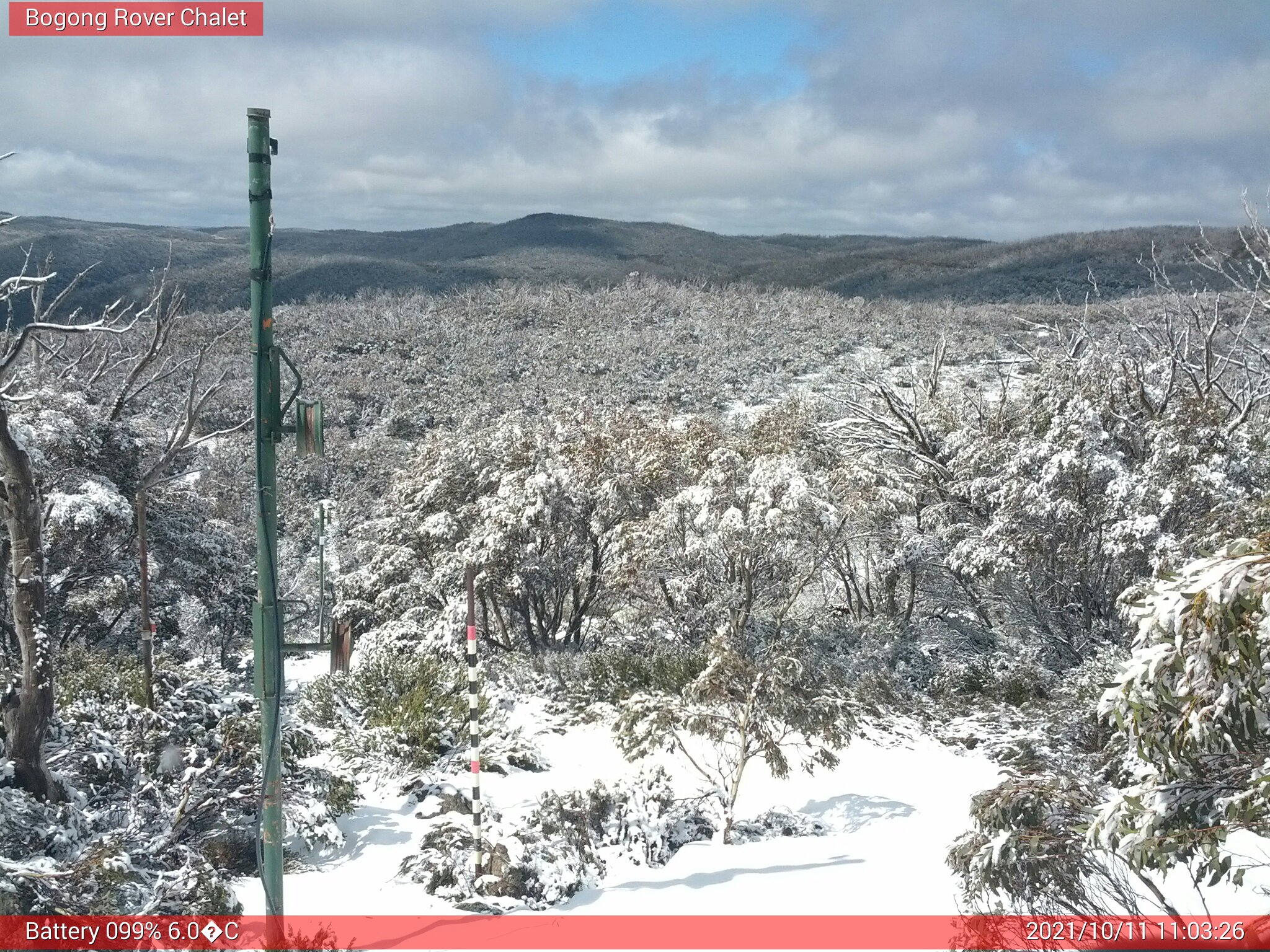 Bogong Web Cam 11:03am Monday 11th of October 2021