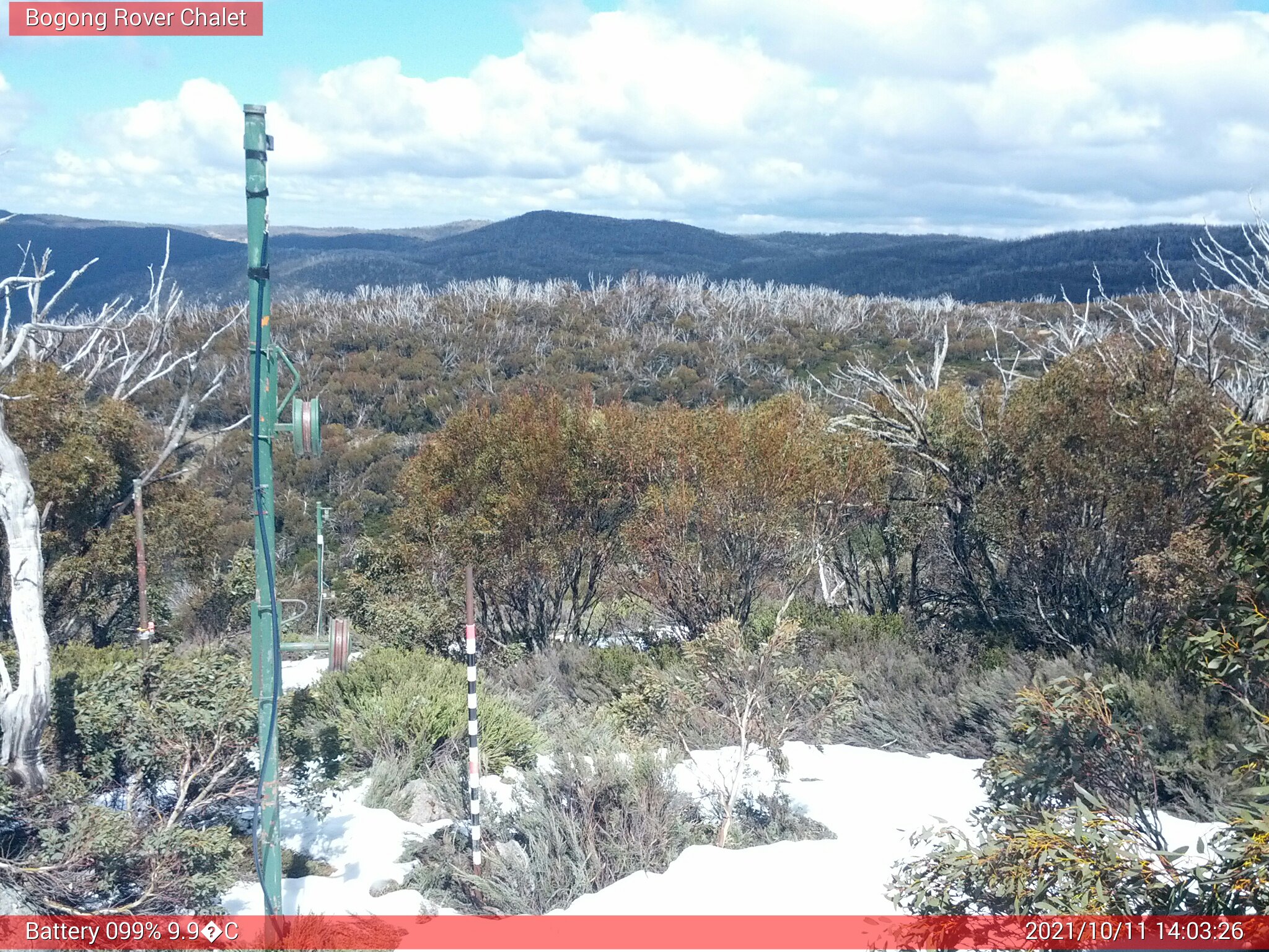 Bogong Web Cam 2:03pm Monday 11th of October 2021