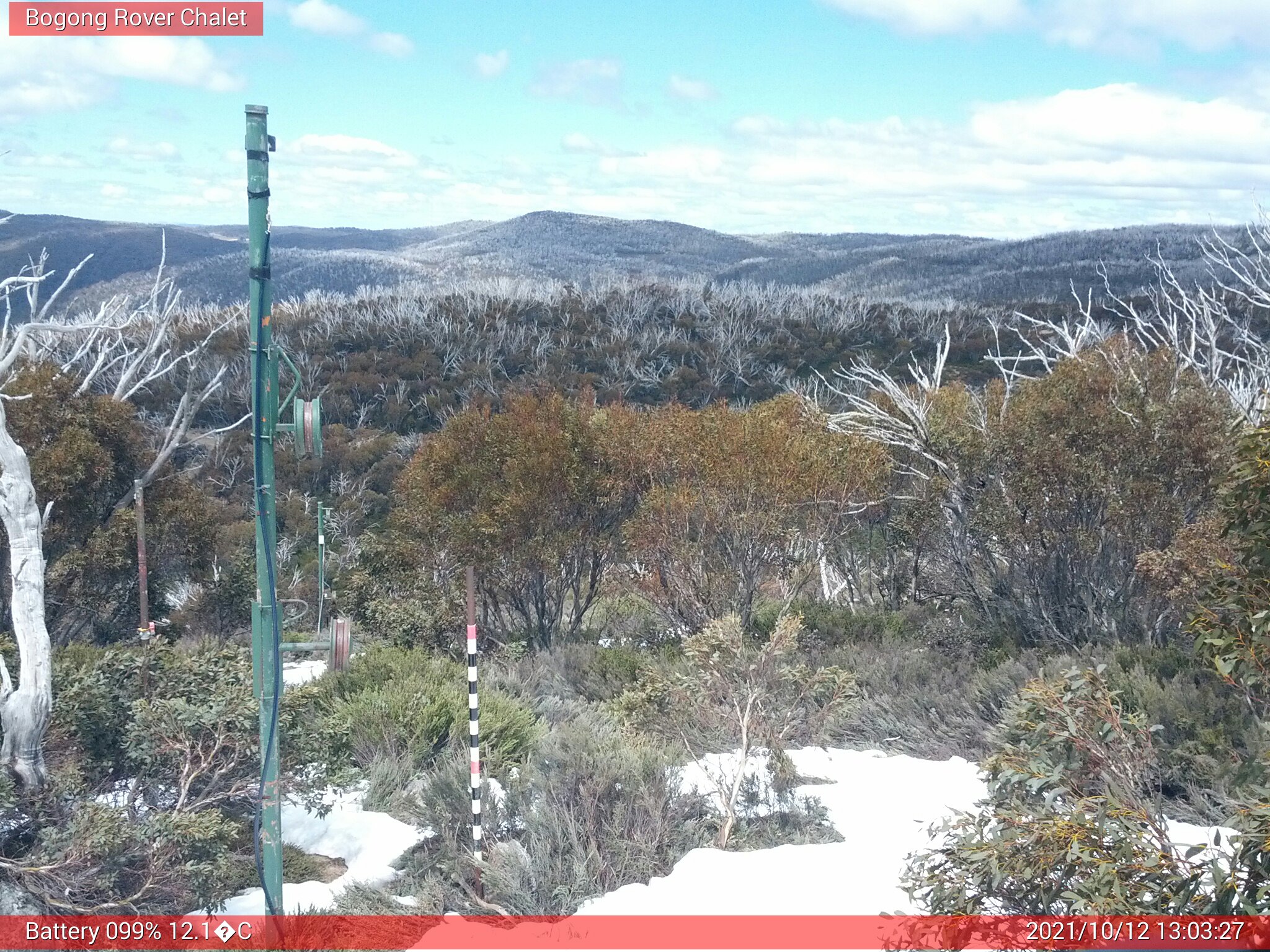 Bogong Web Cam 1:03pm Tuesday 12th of October 2021