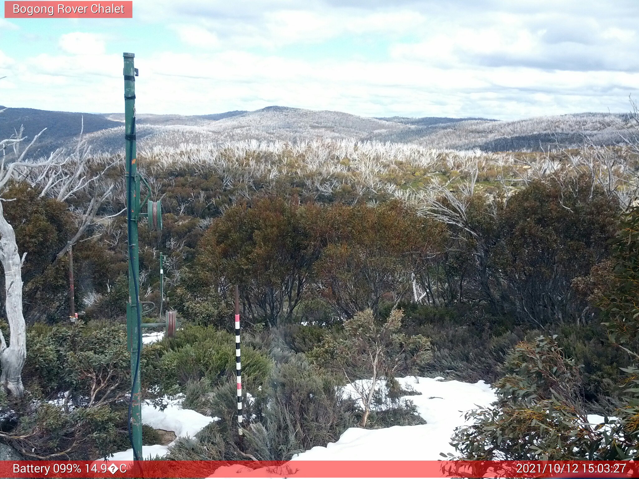 Bogong Web Cam 3:03pm Tuesday 12th of October 2021