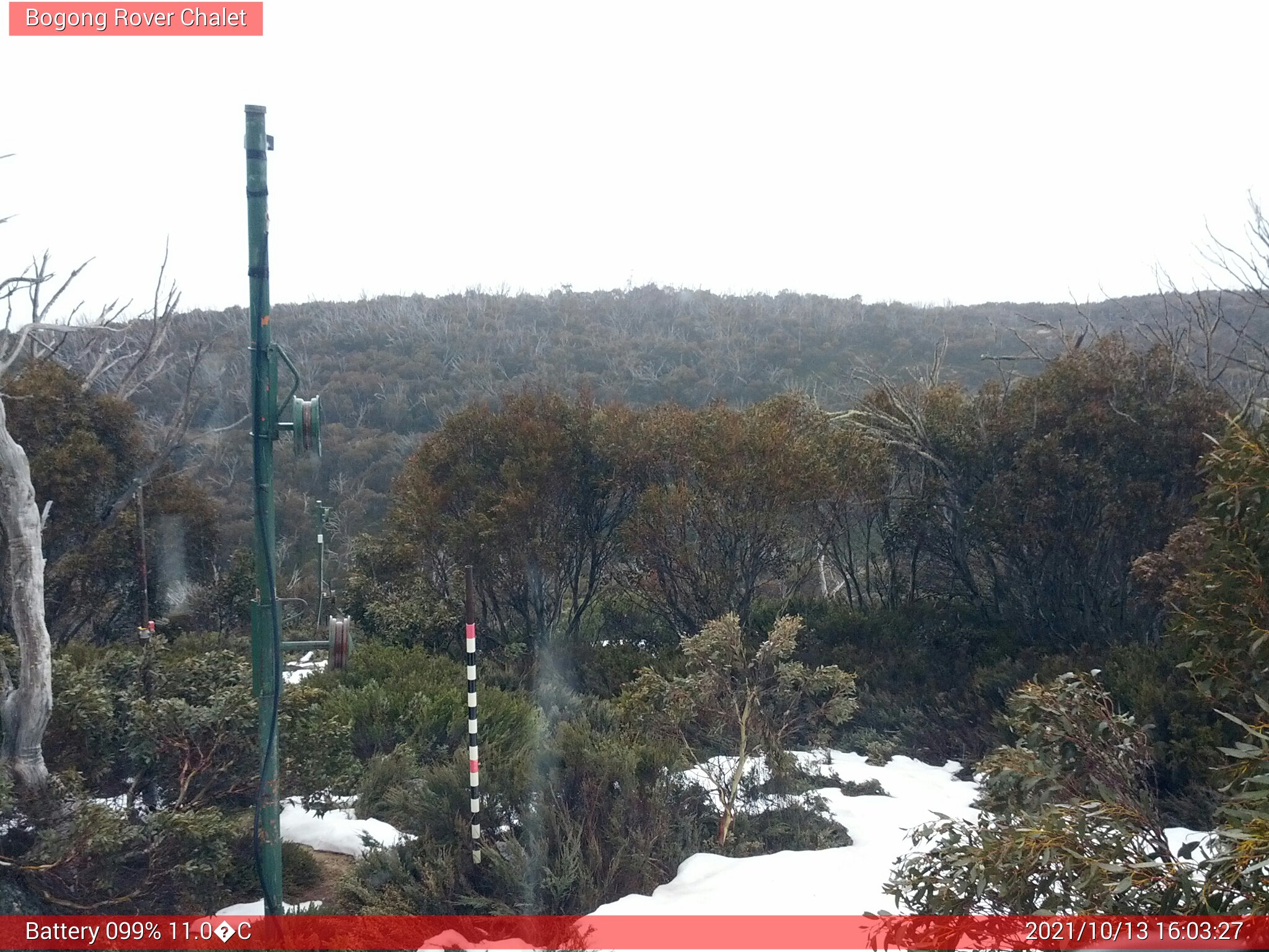 Bogong Web Cam 4:03pm Wednesday 13th of October 2021