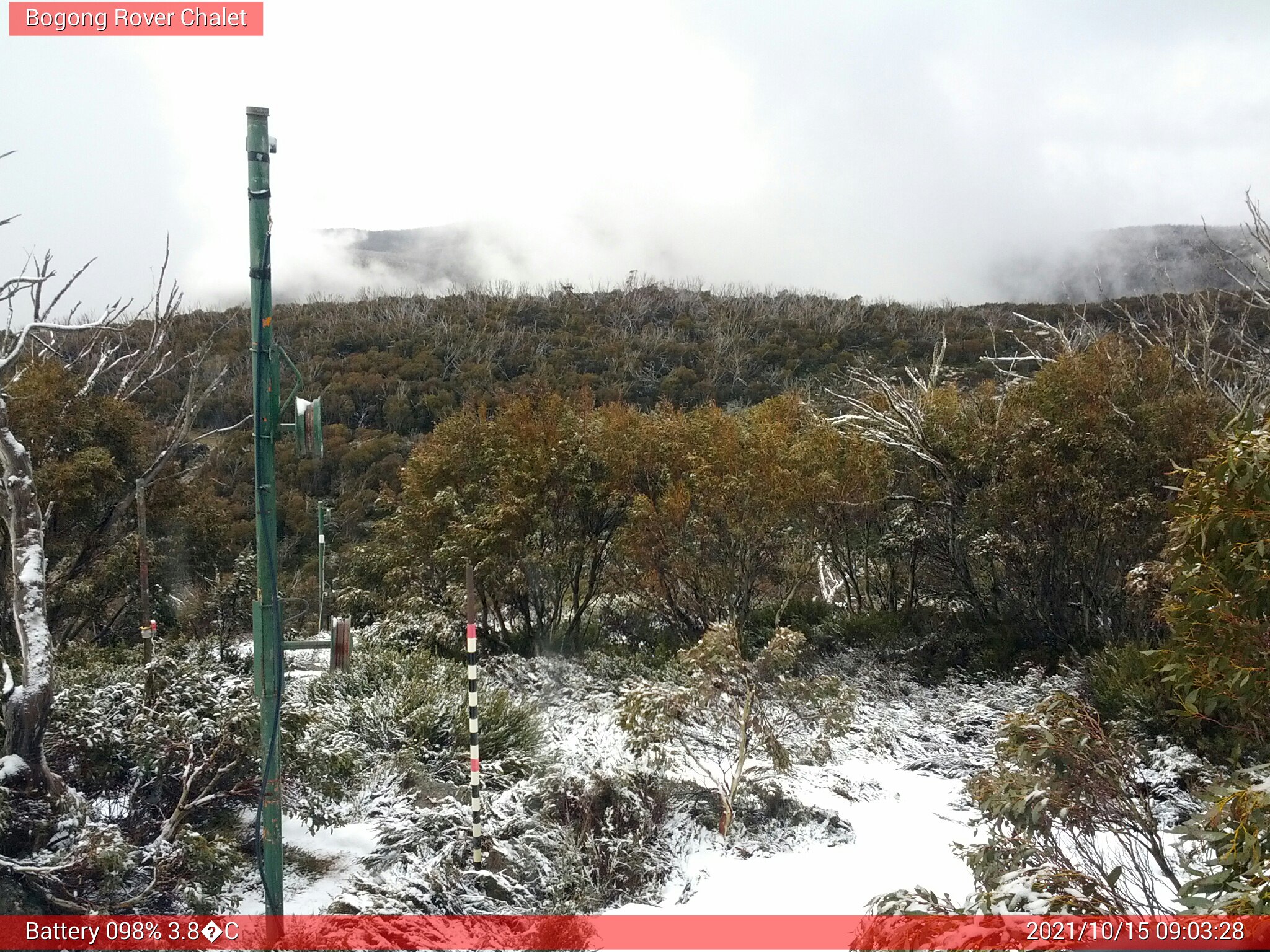 Bogong Web Cam 9:03am Friday 15th of October 2021