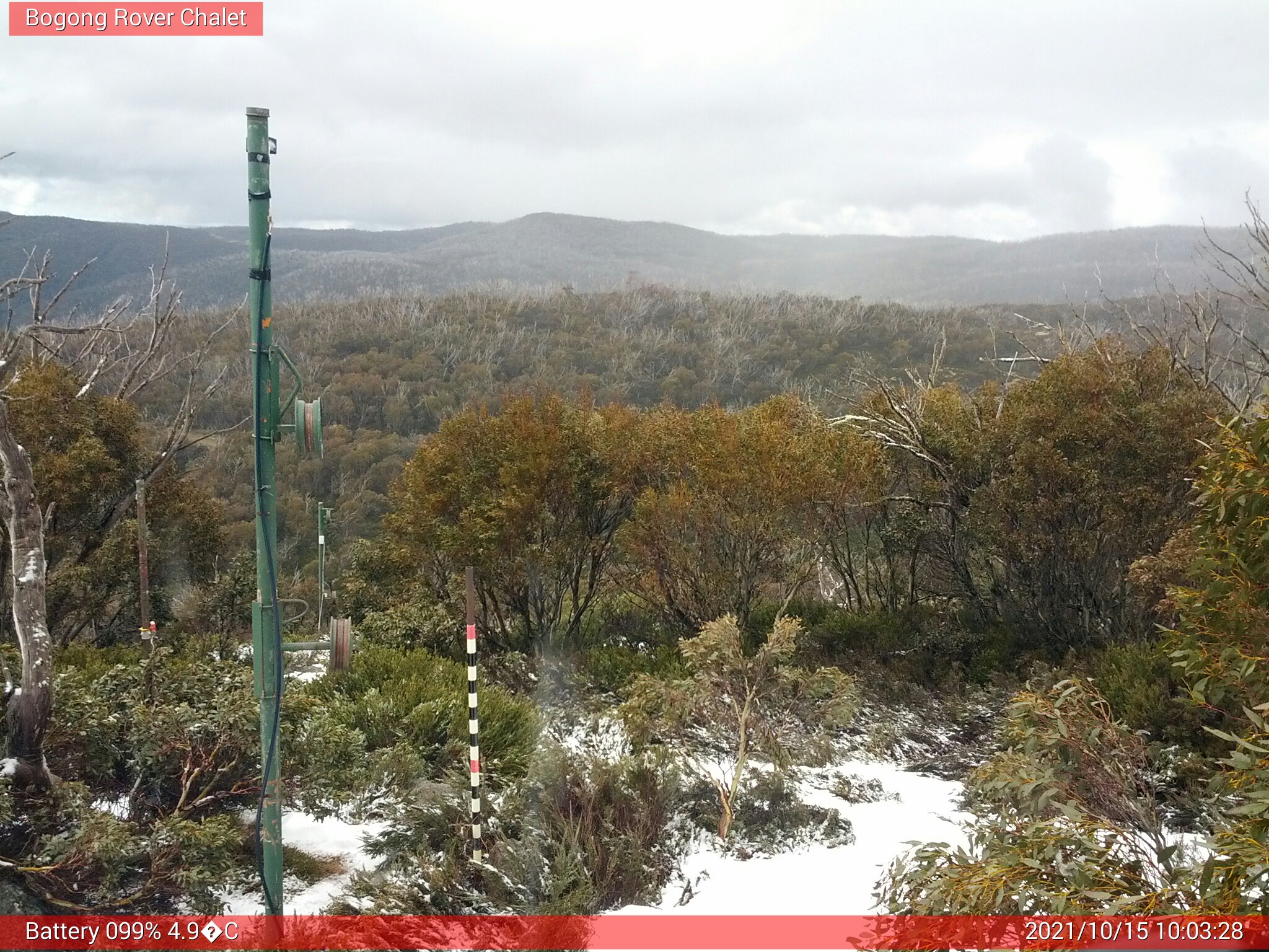 Bogong Web Cam 10:03am Friday 15th of October 2021