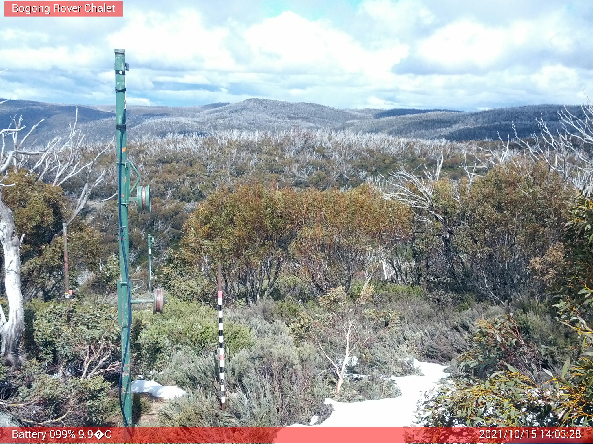 Bogong Web Cam 2:03pm Friday 15th of October 2021