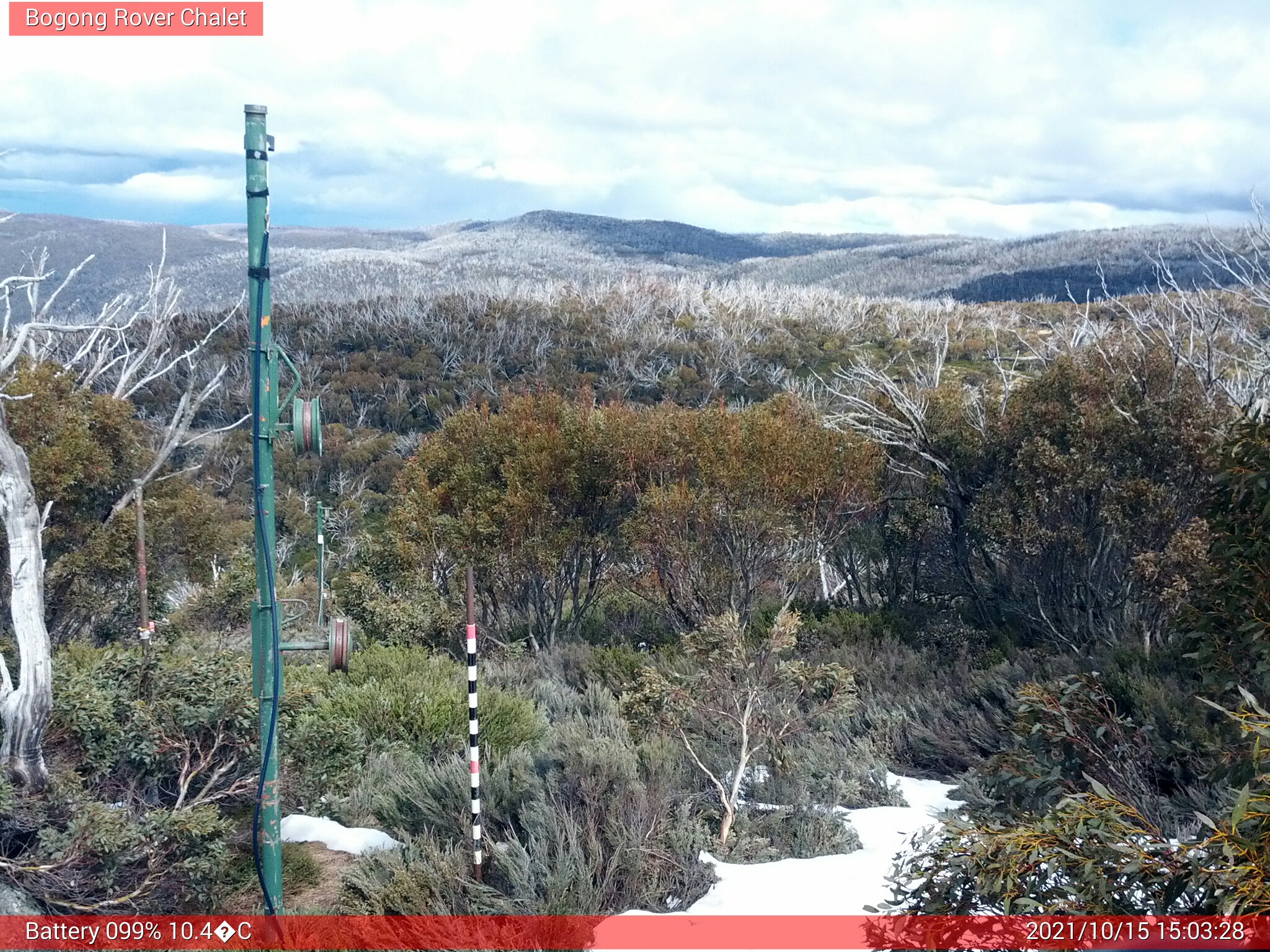 Bogong Web Cam 3:03pm Friday 15th of October 2021