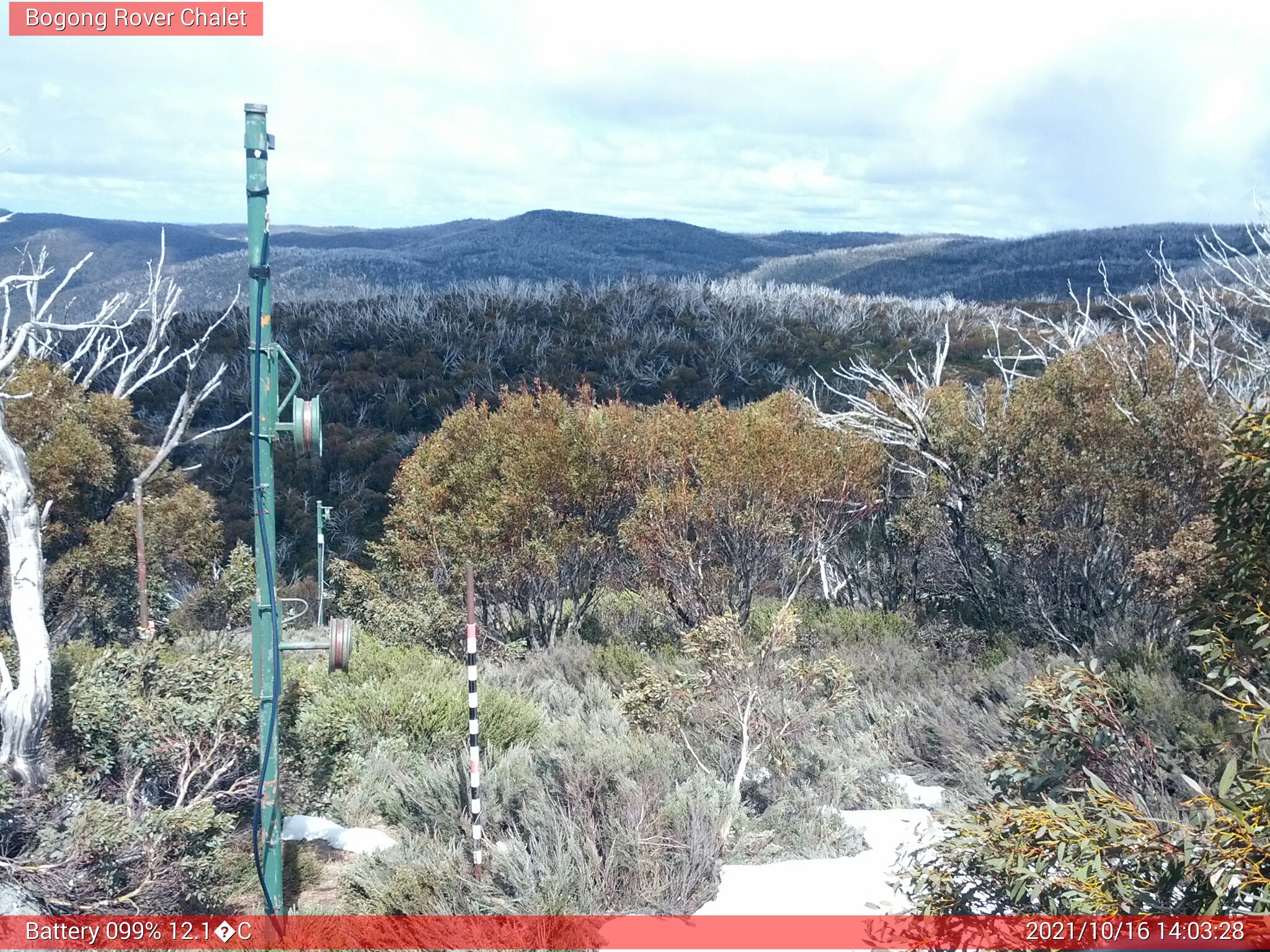 Bogong Web Cam 2:03pm Saturday 16th of October 2021