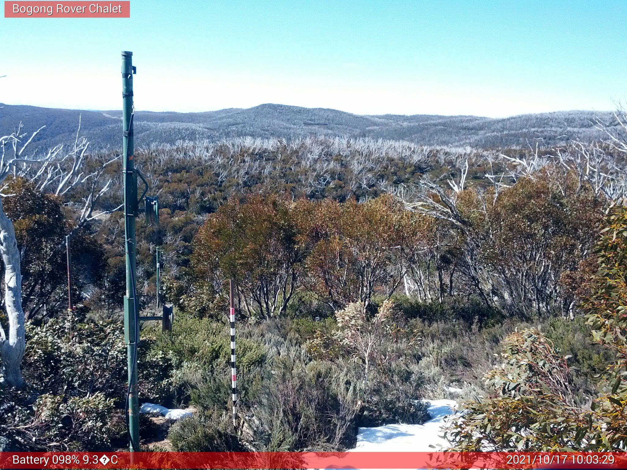 Bogong Web Cam 10:03am Sunday 17th of October 2021