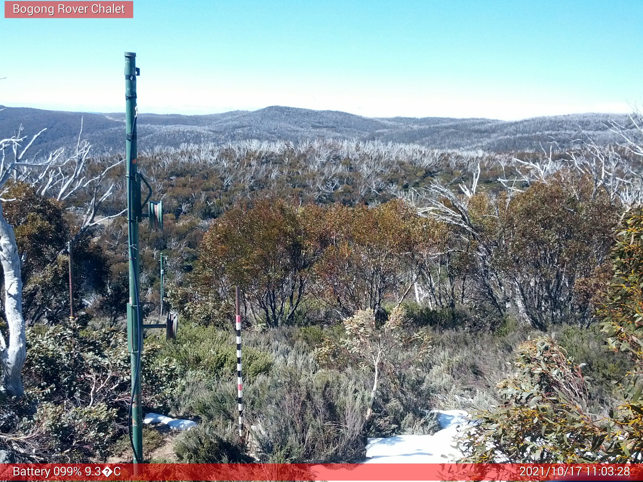 Bogong Web Cam 11:03am Sunday 17th of October 2021