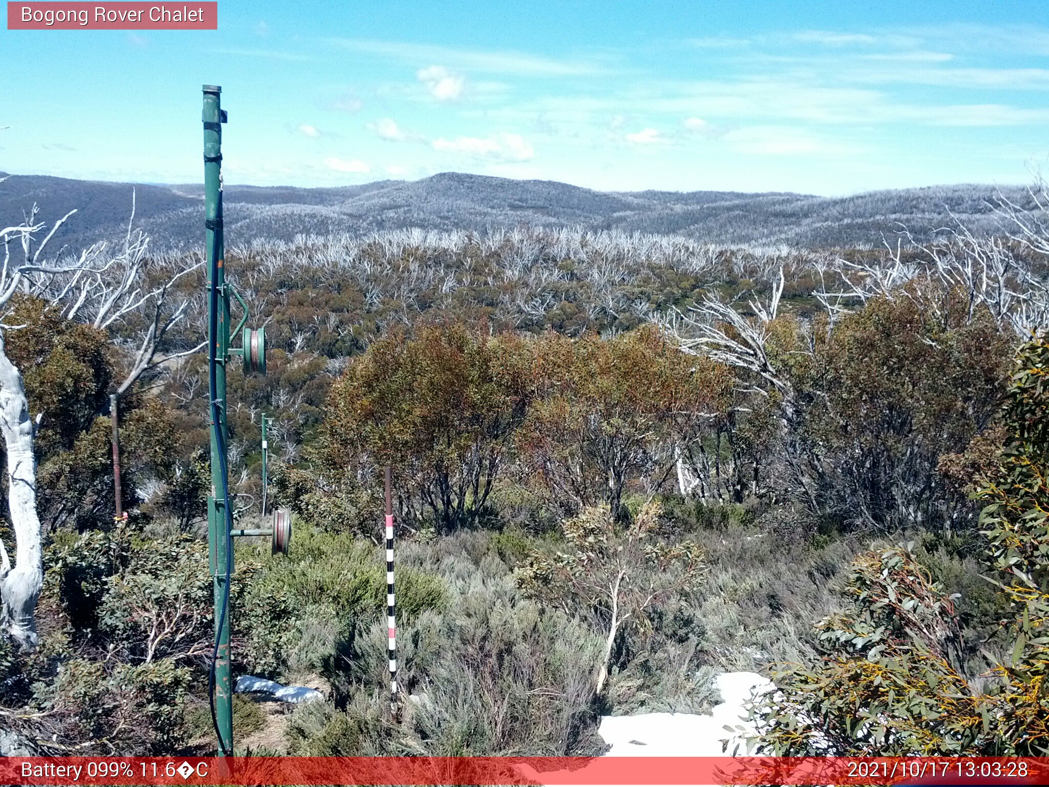 Bogong Web Cam 1:03pm Sunday 17th of October 2021