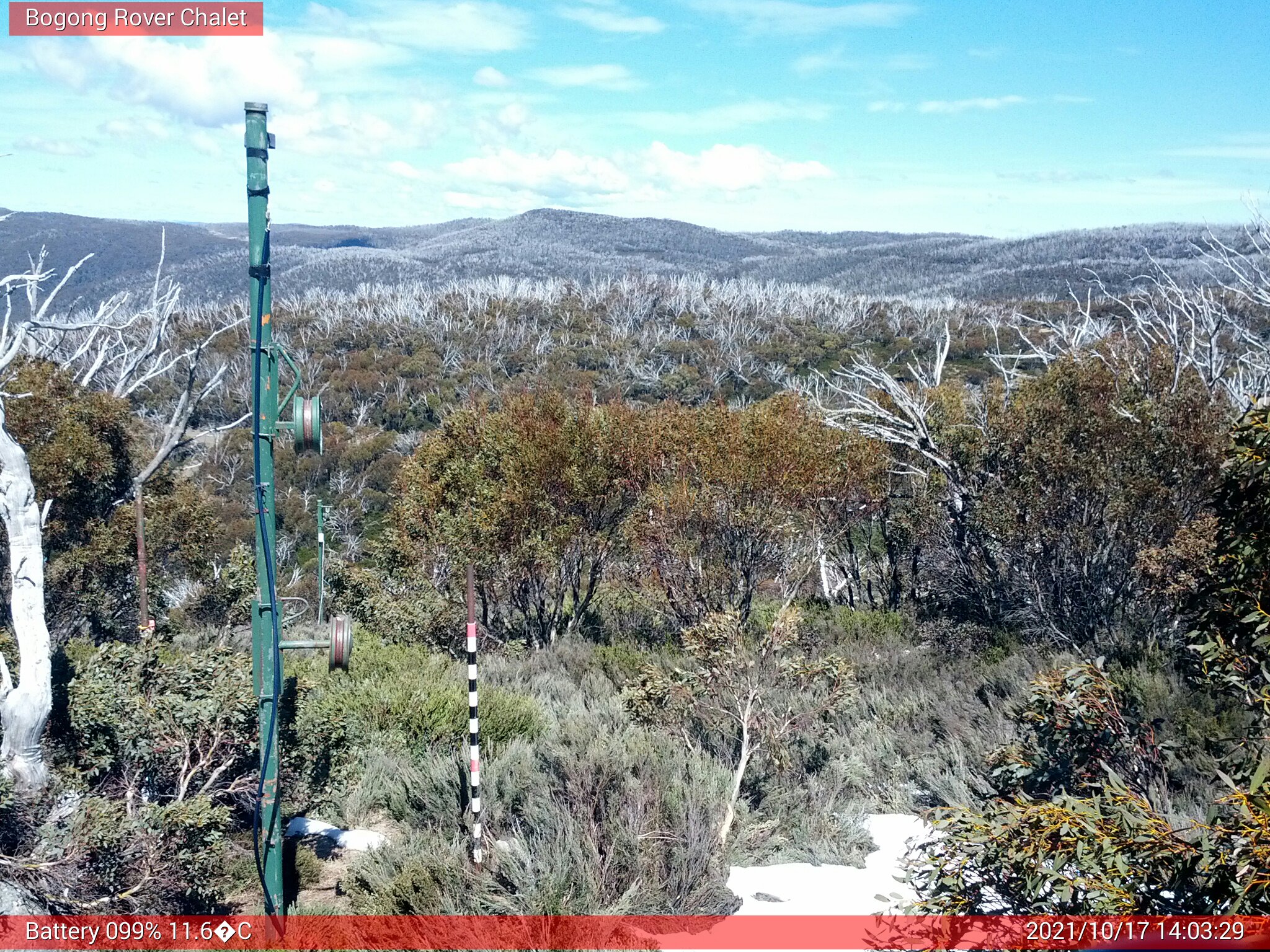 Bogong Web Cam 2:03pm Sunday 17th of October 2021