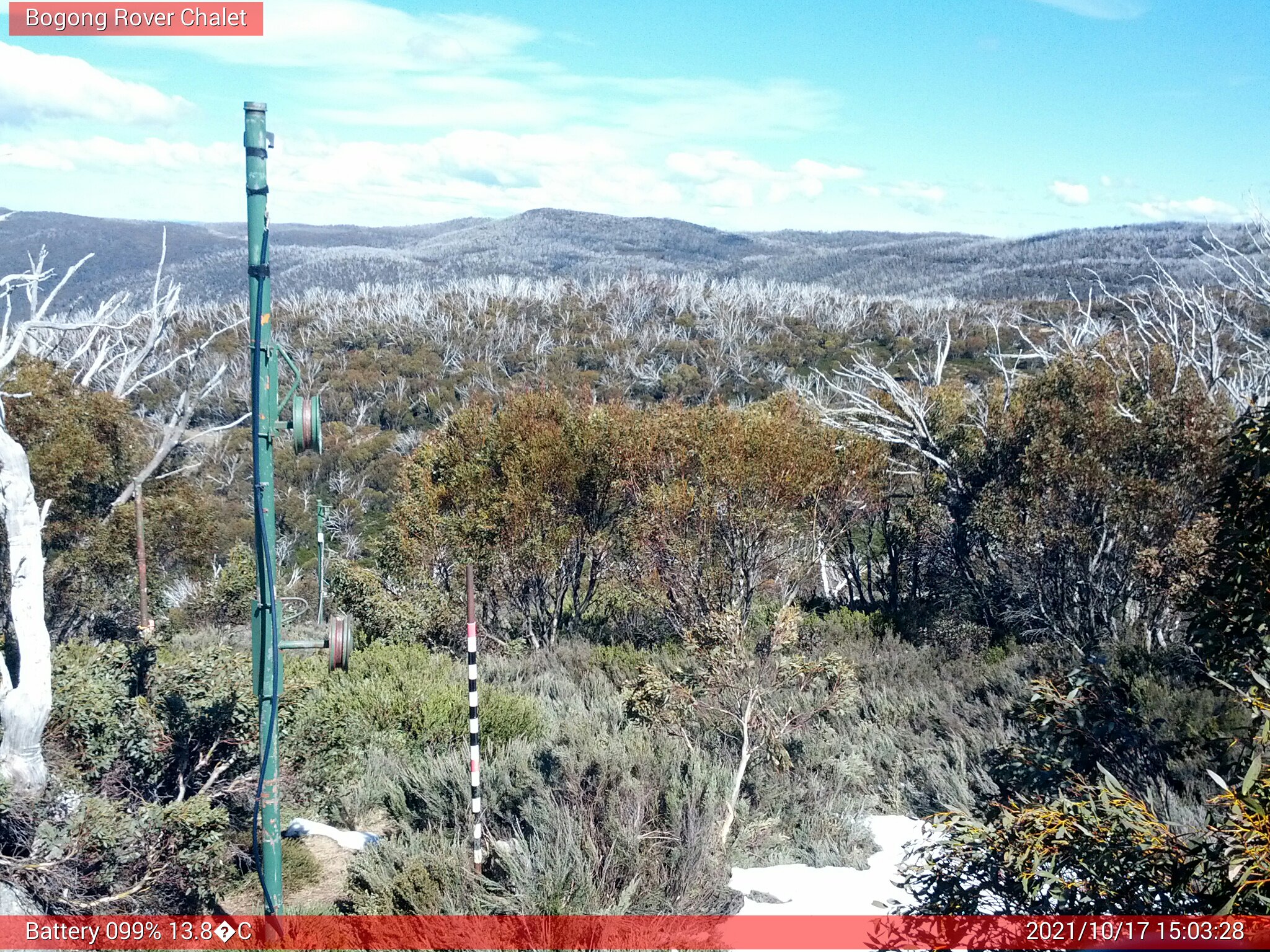 Bogong Web Cam 3:03pm Sunday 17th of October 2021