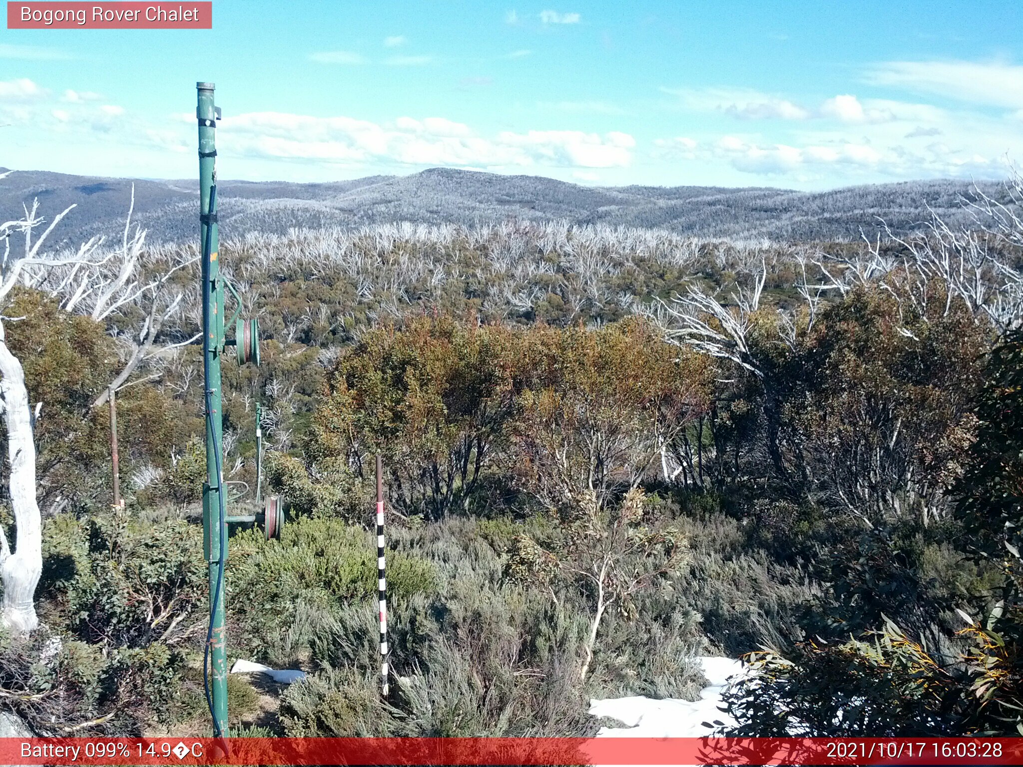 Bogong Web Cam 4:03pm Sunday 17th of October 2021