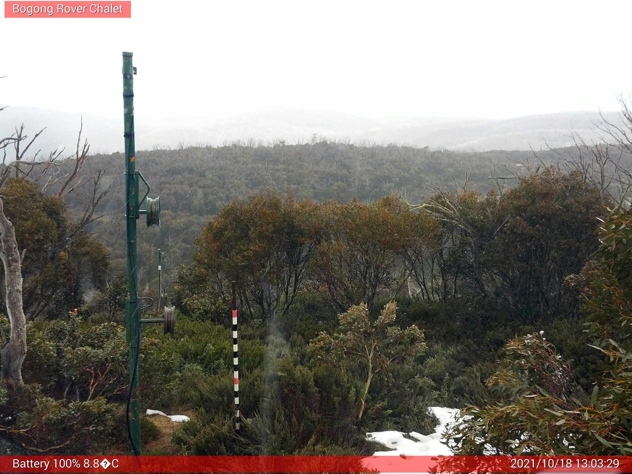 Bogong Web Cam 1:03pm Monday 18th of October 2021