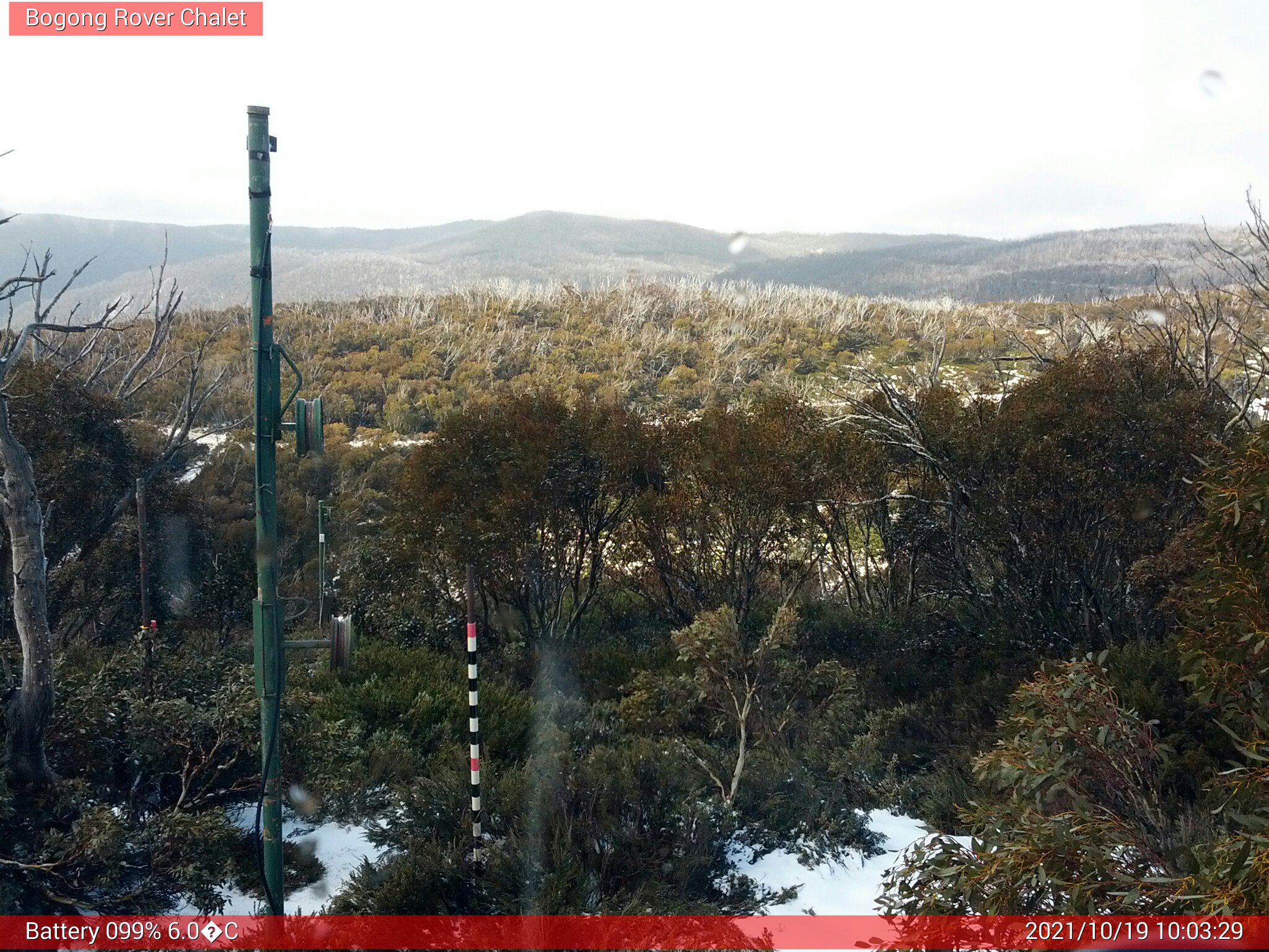 Bogong Web Cam 10:03am Tuesday 19th of October 2021