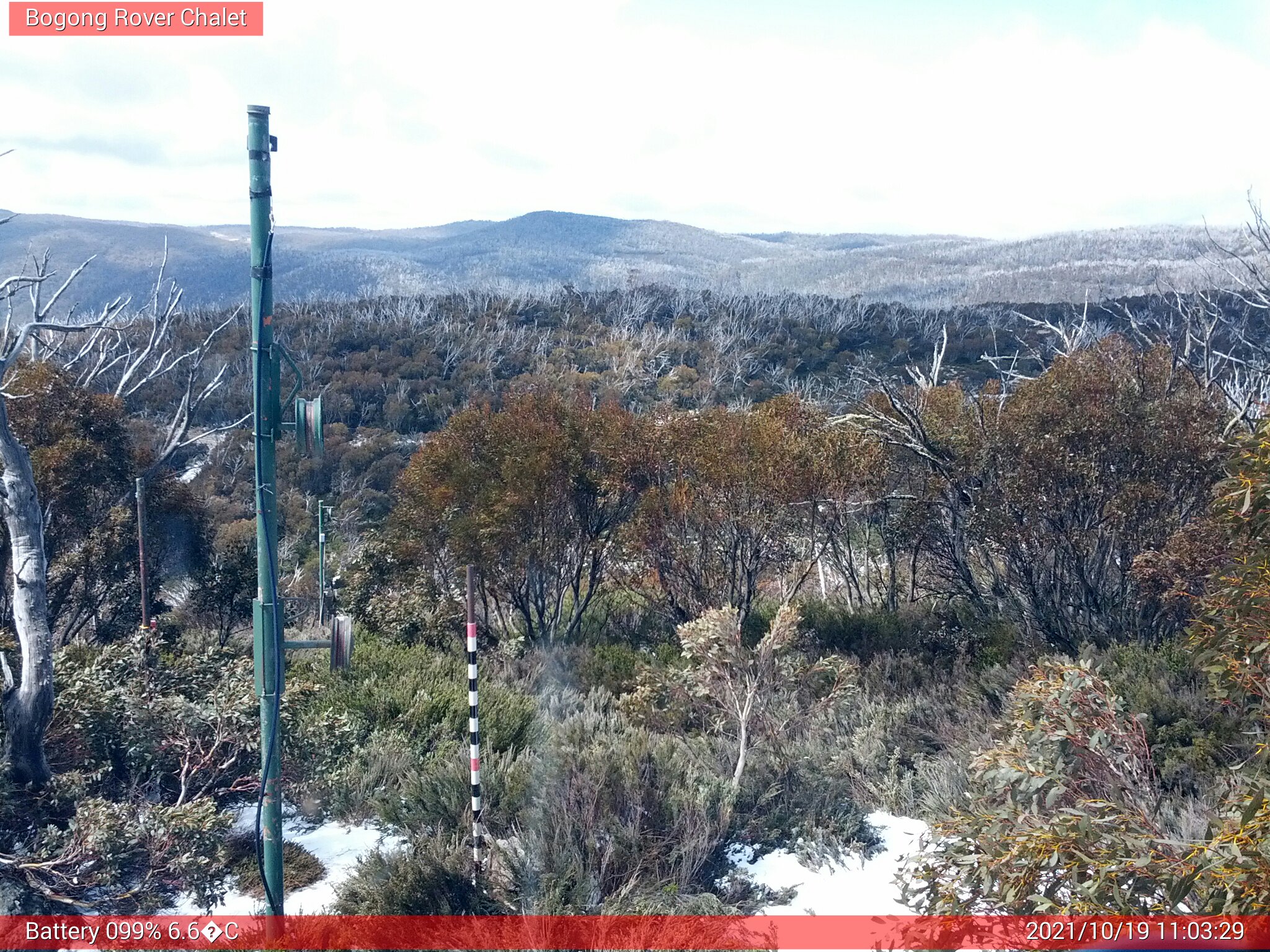 Bogong Web Cam 11:03am Tuesday 19th of October 2021