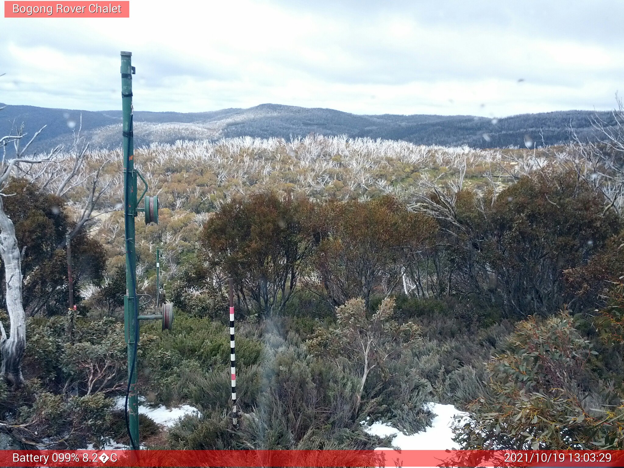 Bogong Web Cam 1:03pm Tuesday 19th of October 2021