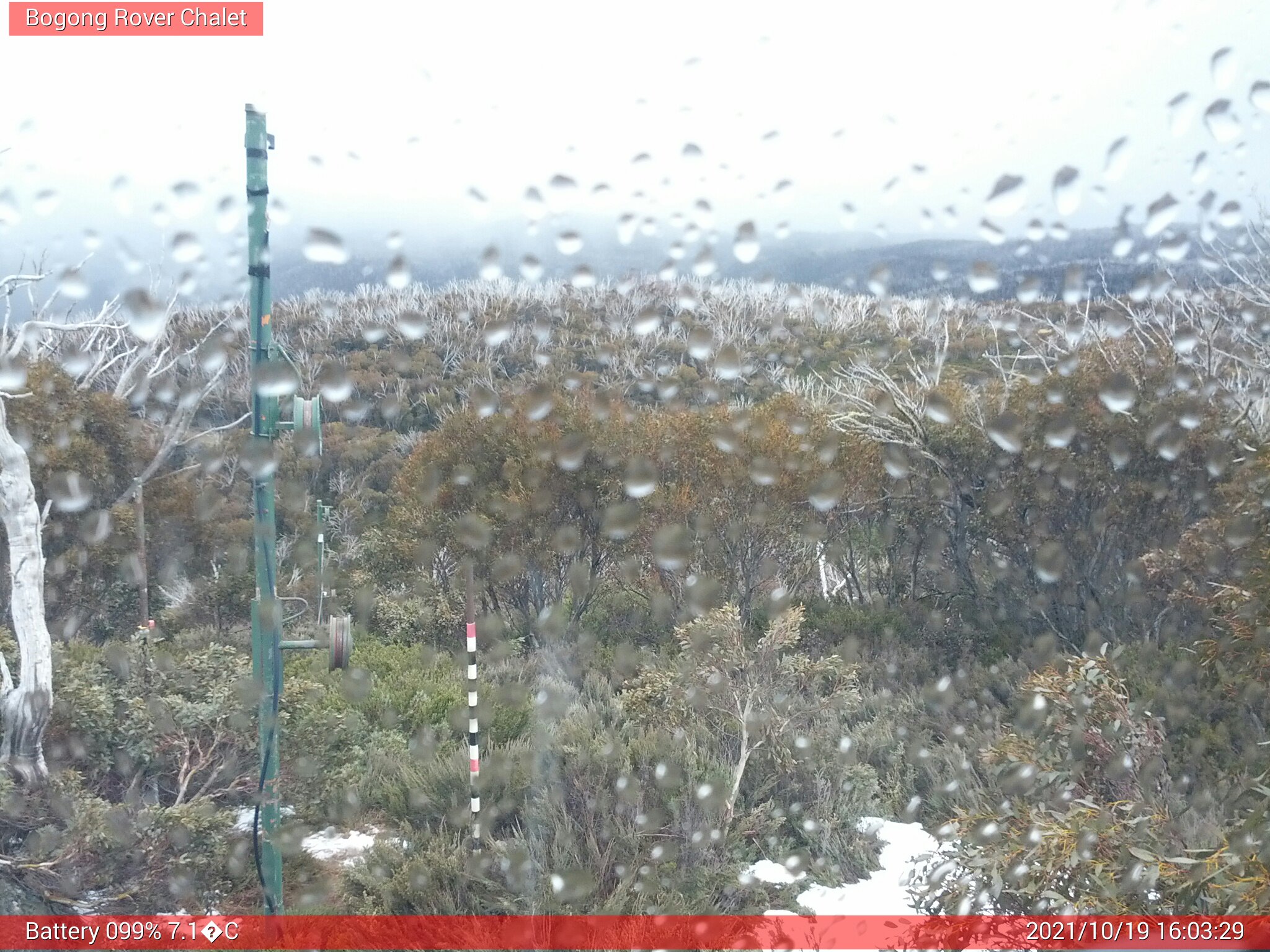 Bogong Web Cam 4:03pm Tuesday 19th of October 2021