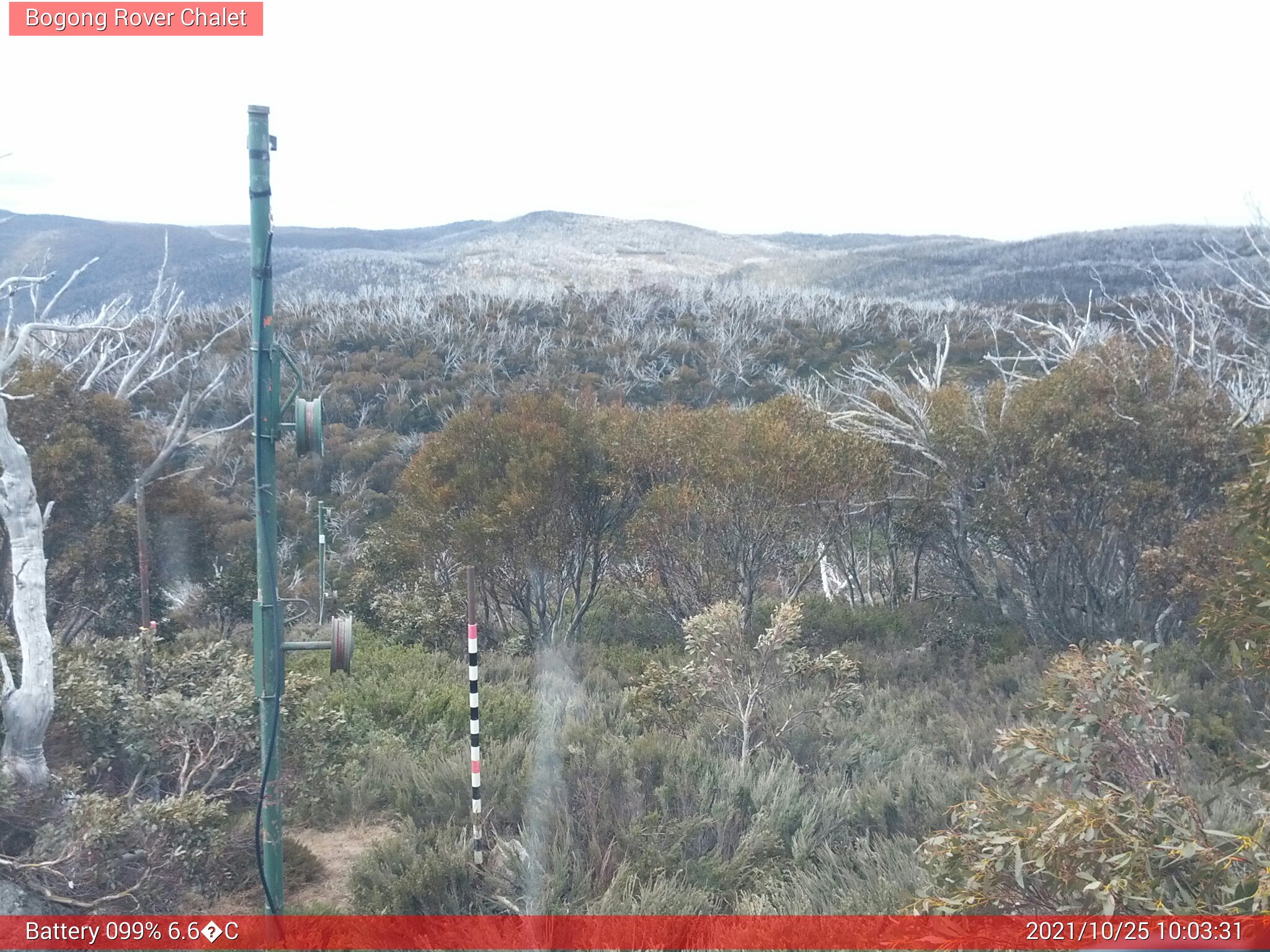 Bogong Web Cam 10:03am Monday 25th of October 2021