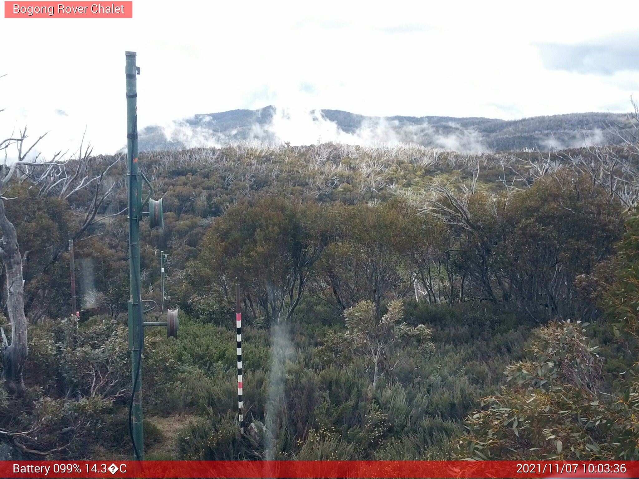 Bogong Web Cam 10:03am Sunday 7th of November 2021