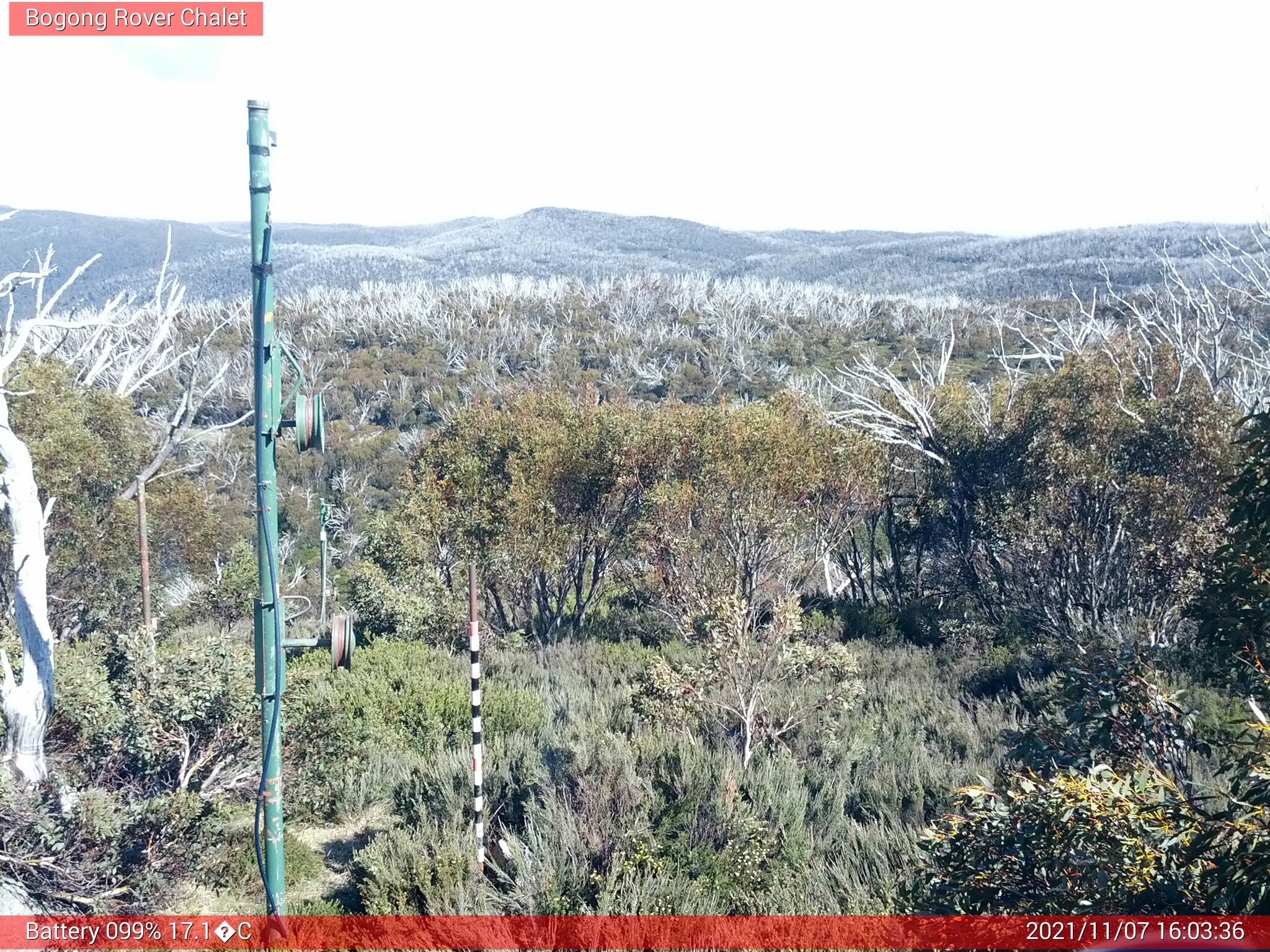 Bogong Web Cam 4:03pm Sunday 7th of November 2021