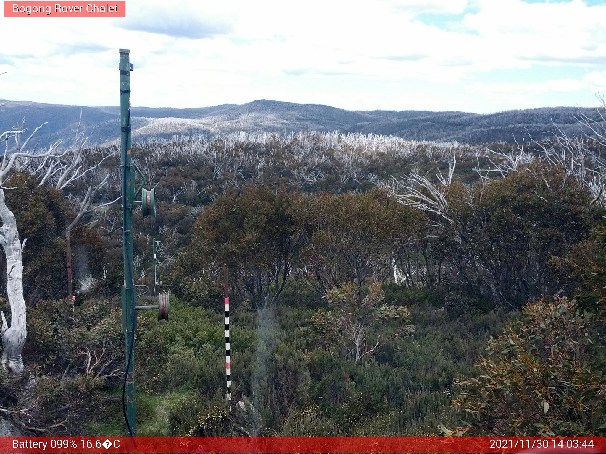 Bogong Web Cam 2:03pm Tuesday 30th of November 2021