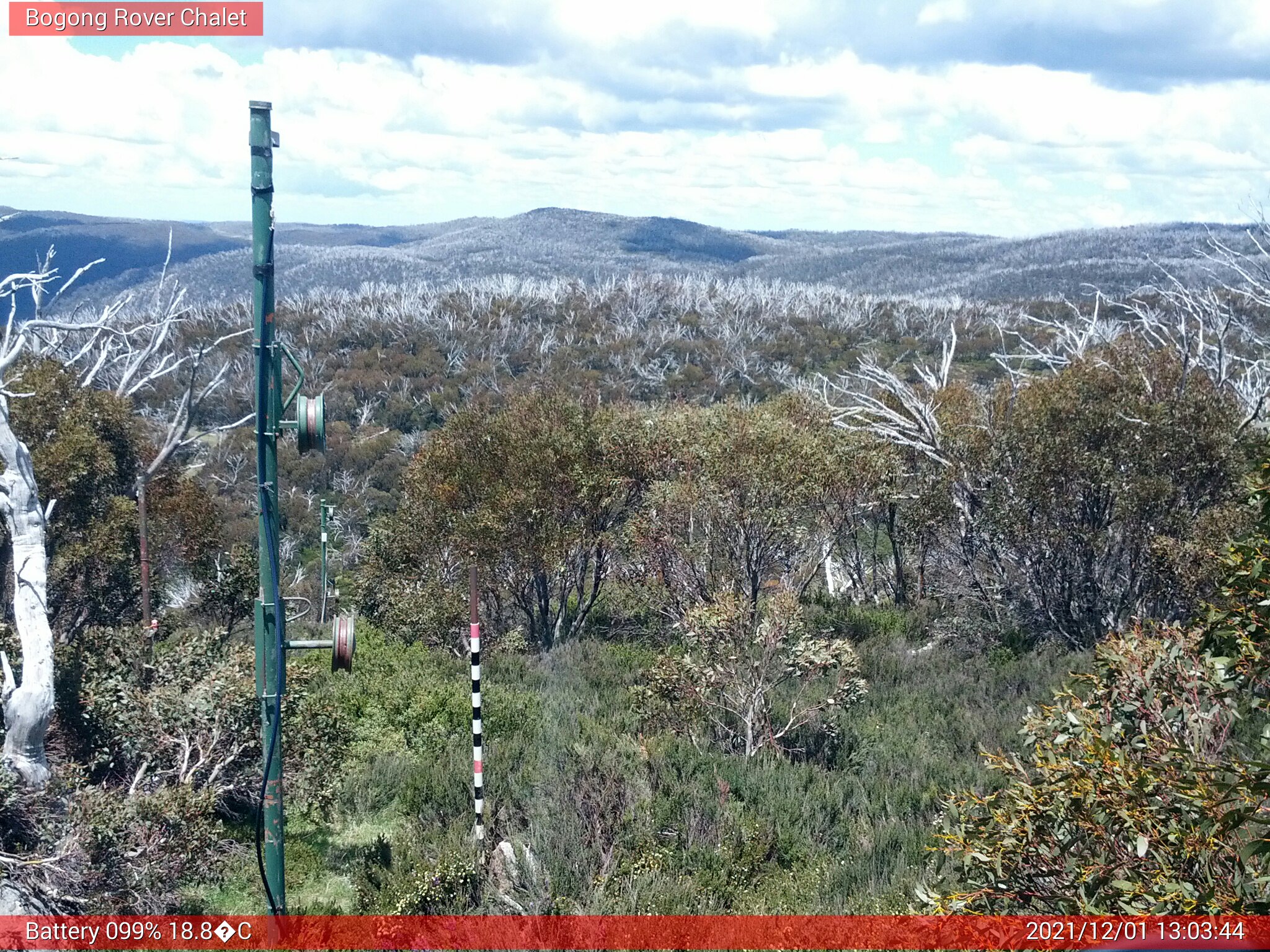 Bogong Web Cam 1:03pm Wednesday 1st of December 2021