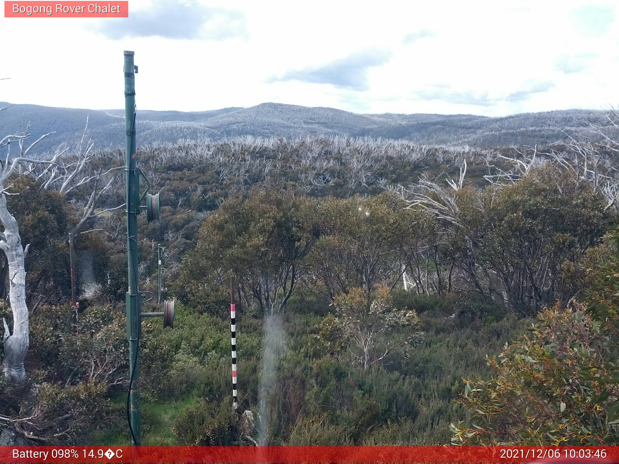 Bogong Web Cam 10:03am Monday 6th of December 2021