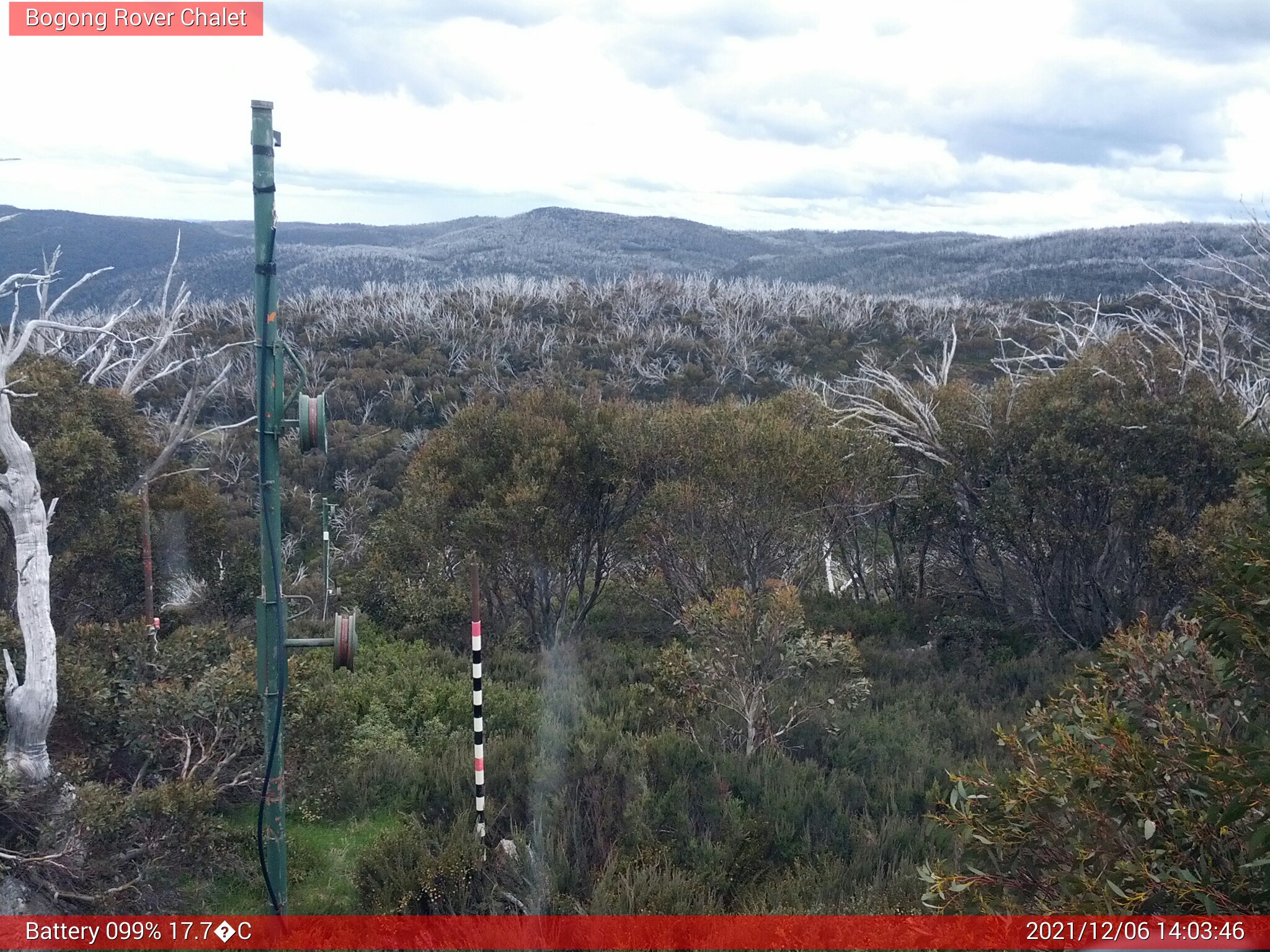 Bogong Web Cam 2:03pm Monday 6th of December 2021