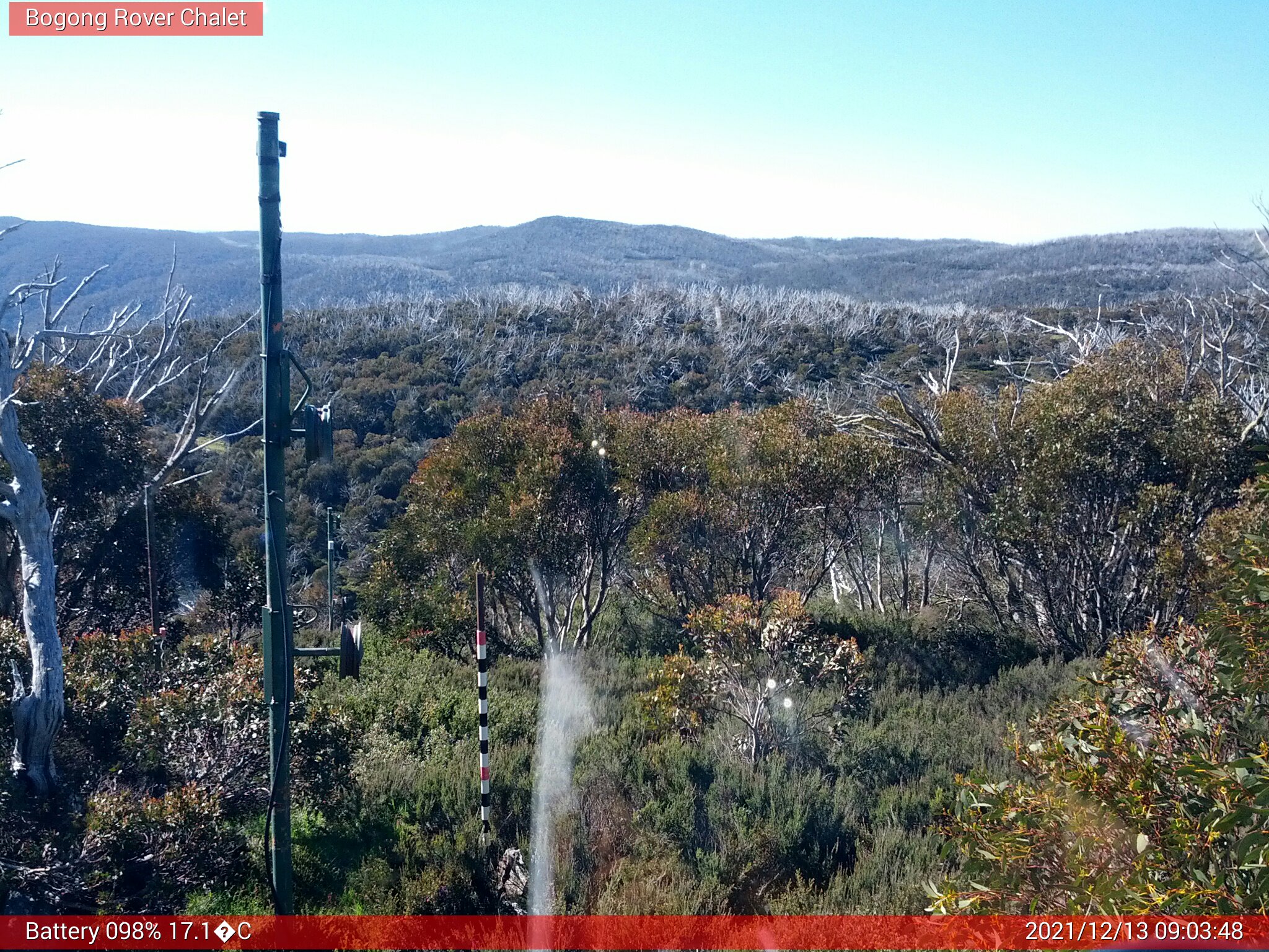 Bogong Web Cam 9:03am Monday 13th of December 2021