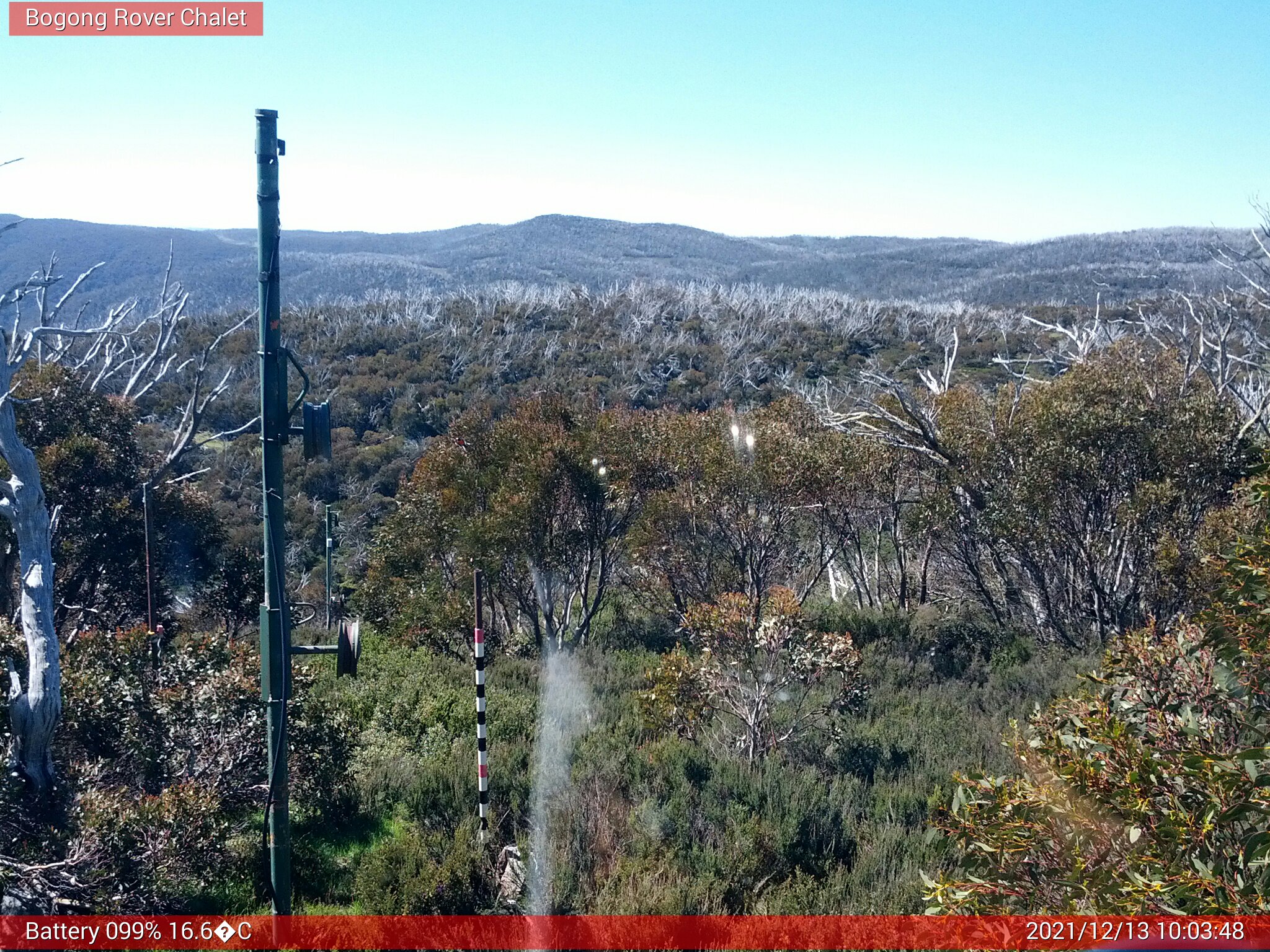 Bogong Web Cam 10:03am Monday 13th of December 2021