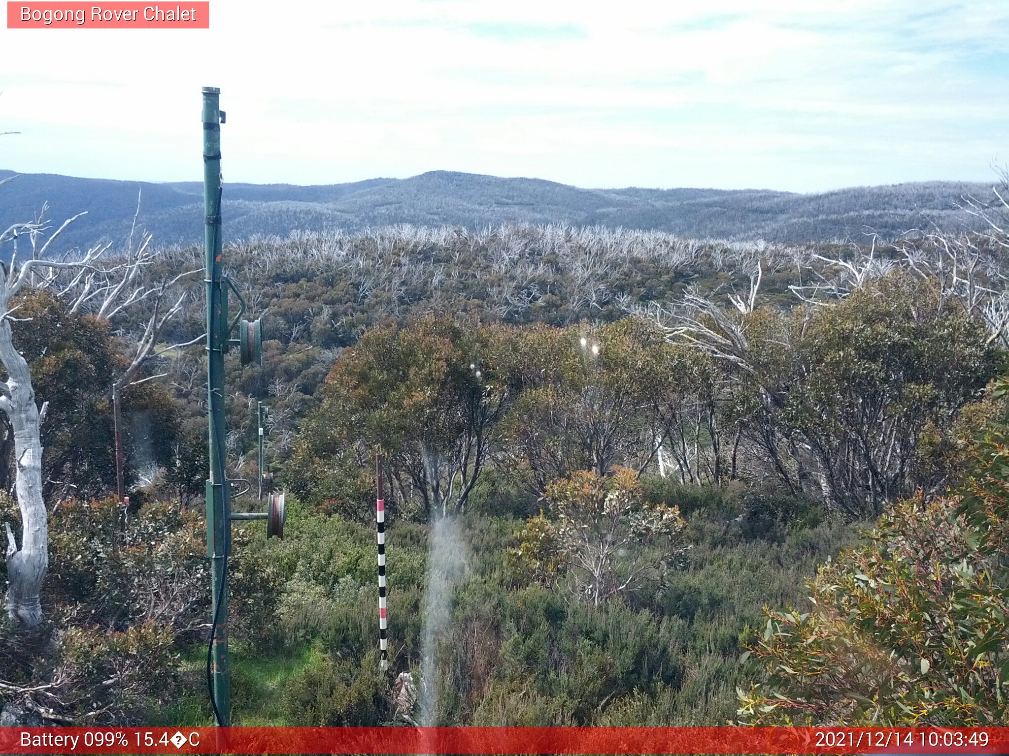 Bogong Web Cam 10:03am Tuesday 14th of December 2021