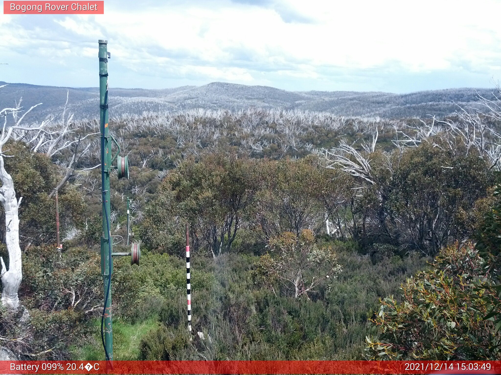 Bogong Web Cam 3:03pm Tuesday 14th of December 2021