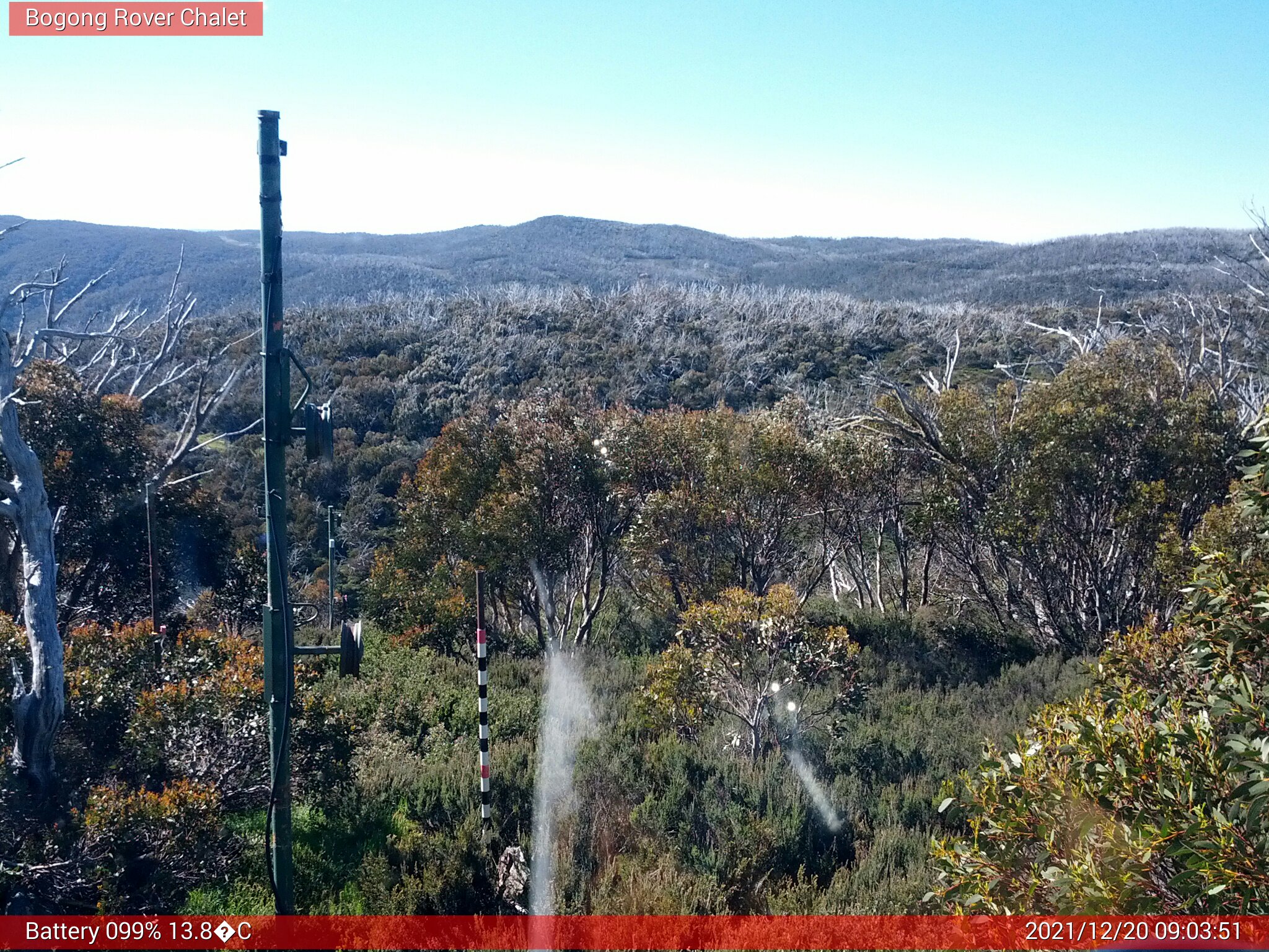 Bogong Web Cam 9:03am Monday 20th of December 2021