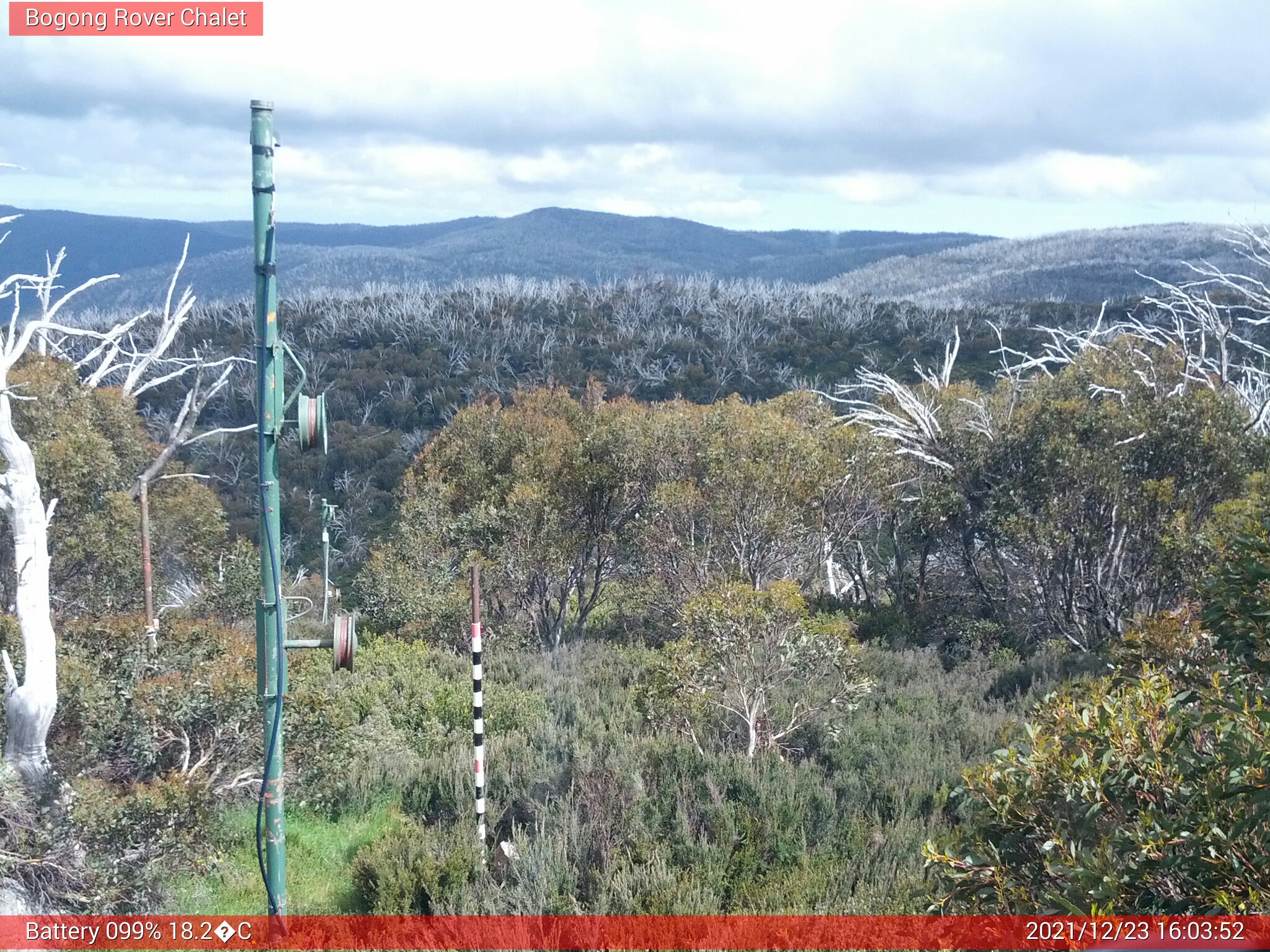 Bogong Web Cam 4:03pm Thursday 23rd of December 2021