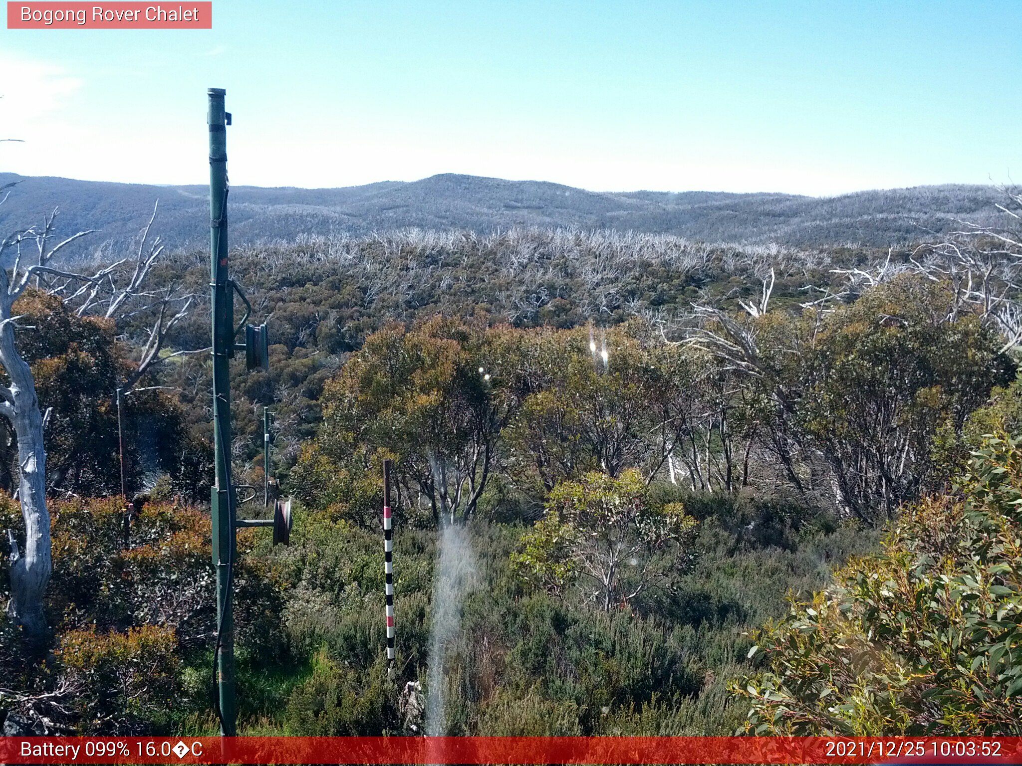 Bogong Web Cam 10:03am Saturday 25th of December 2021