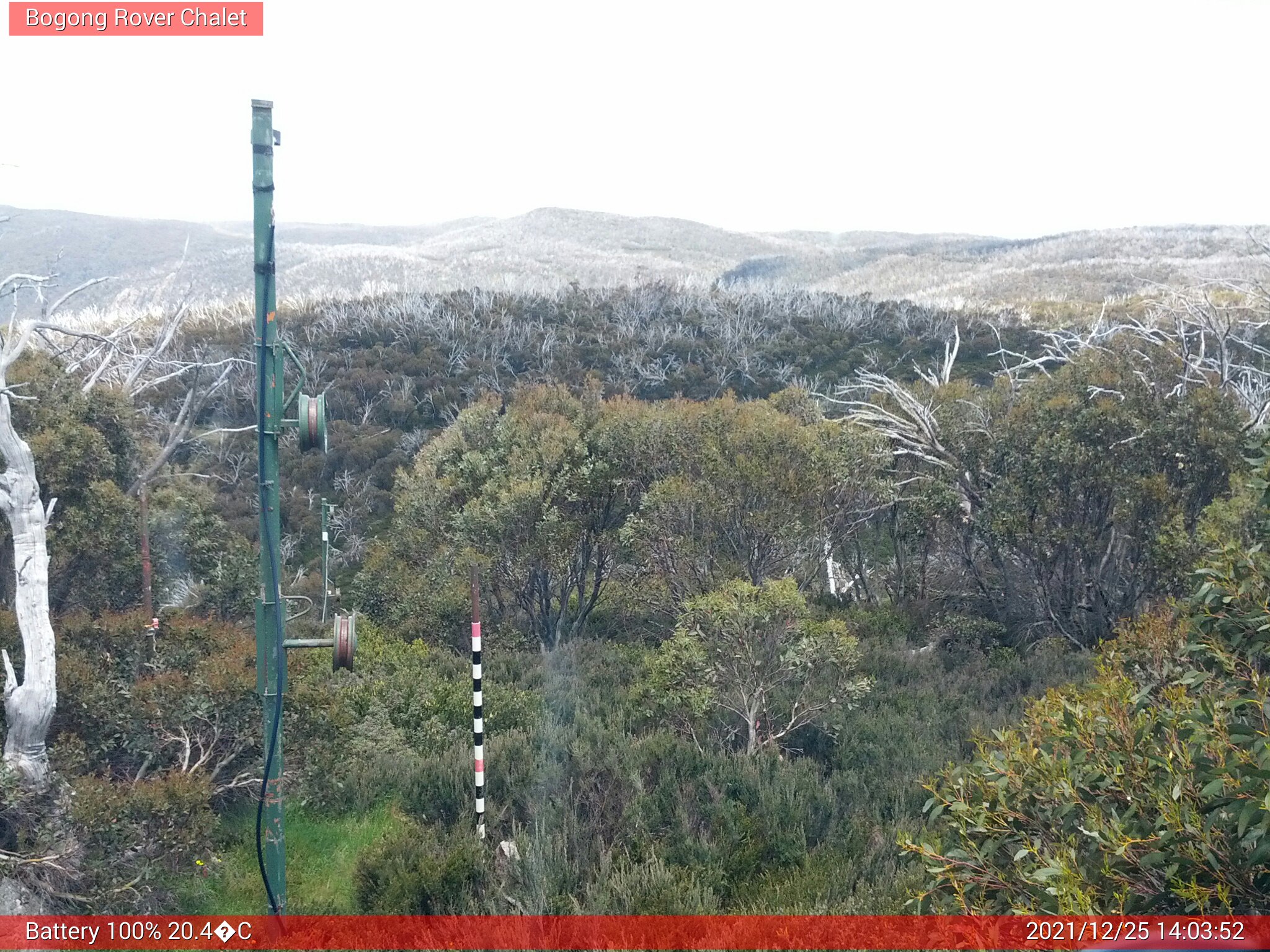 Bogong Web Cam 2:03pm Saturday 25th of December 2021