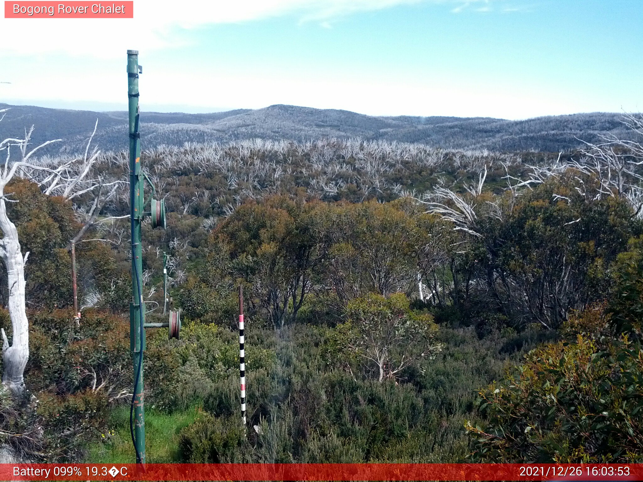 Bogong Web Cam 4:03pm Sunday 26th of December 2021