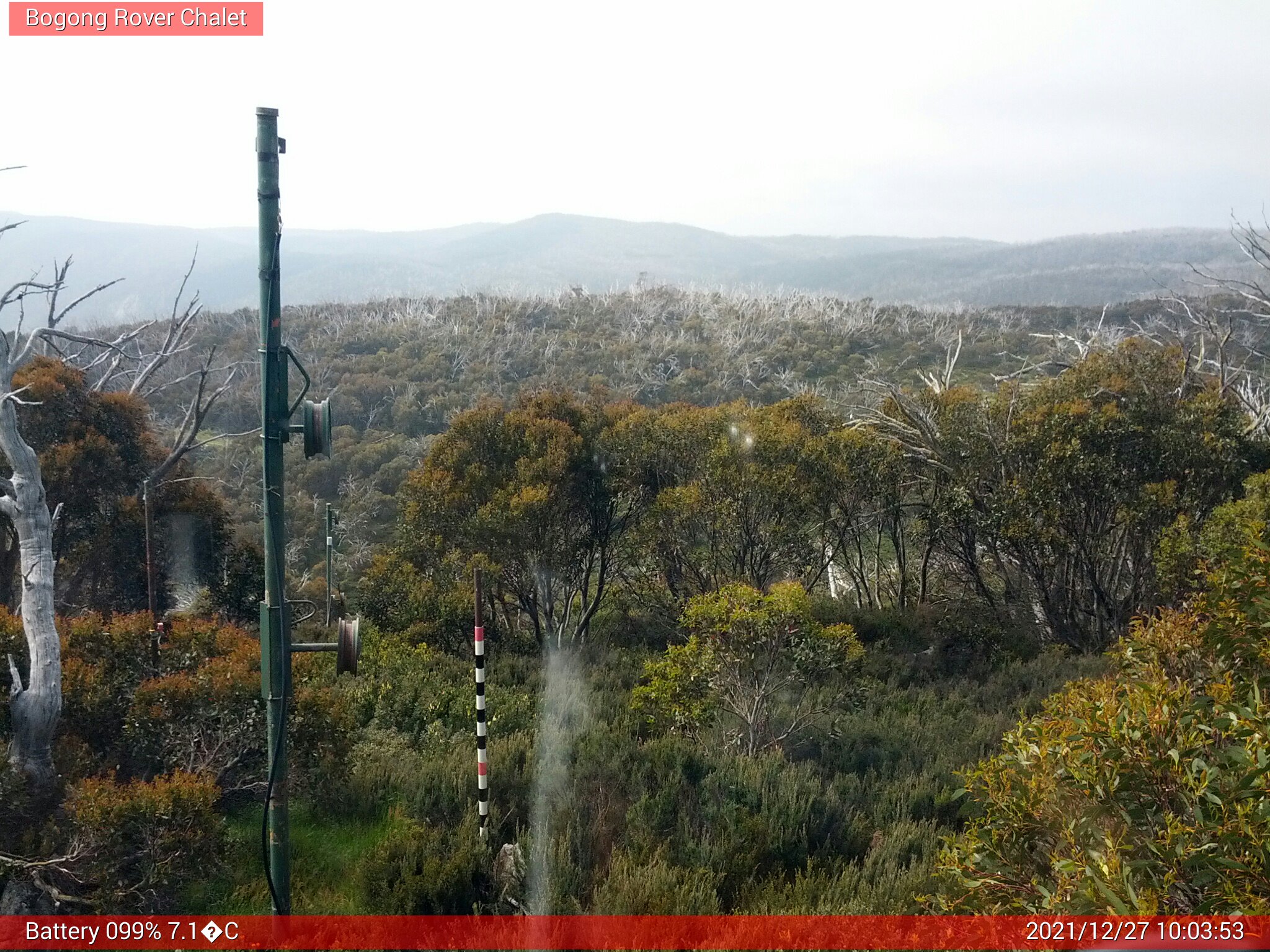 Bogong Web Cam 10:03am Monday 27th of December 2021