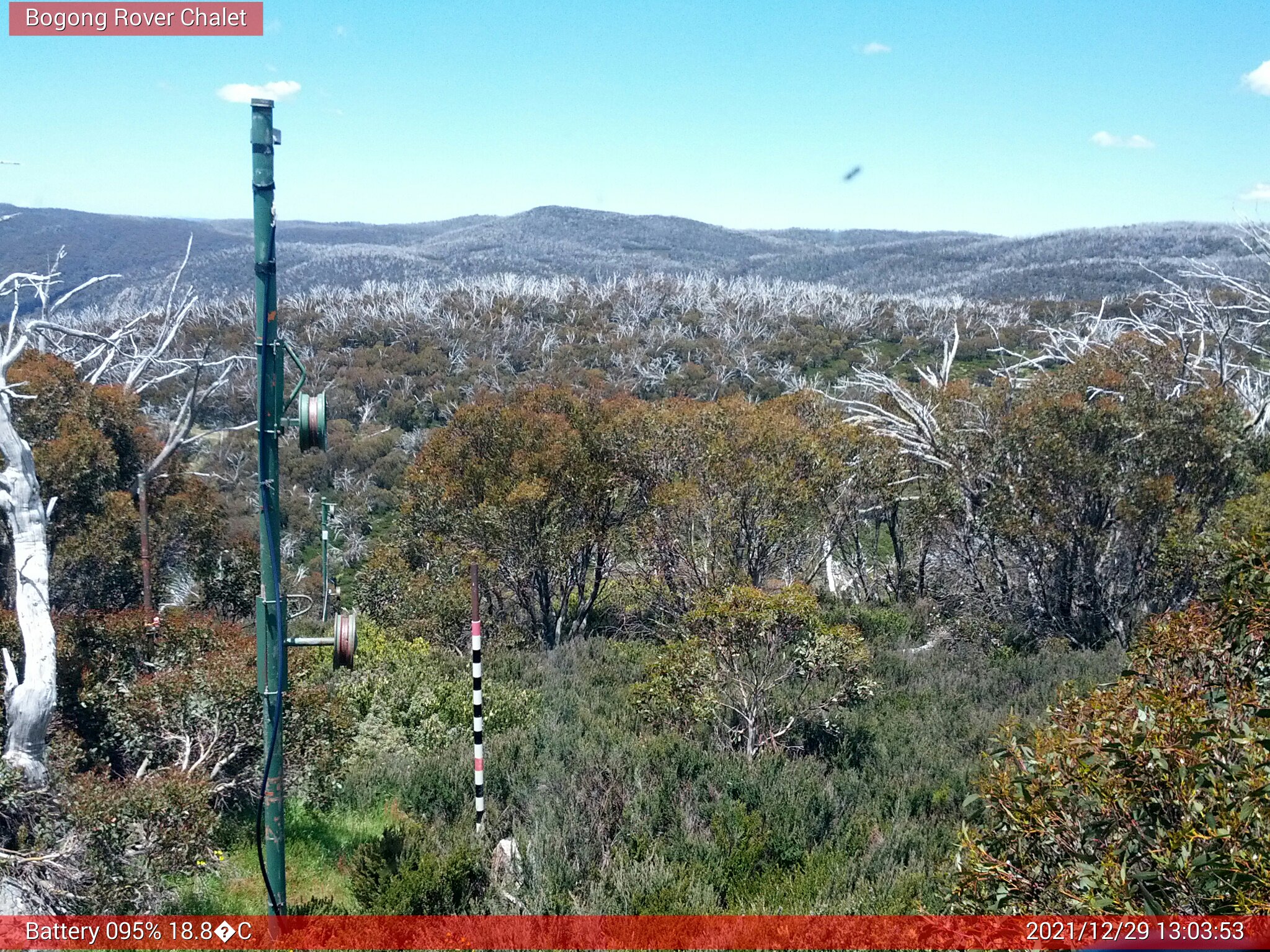 Bogong Web Cam 1:03pm Wednesday 29th of December 2021