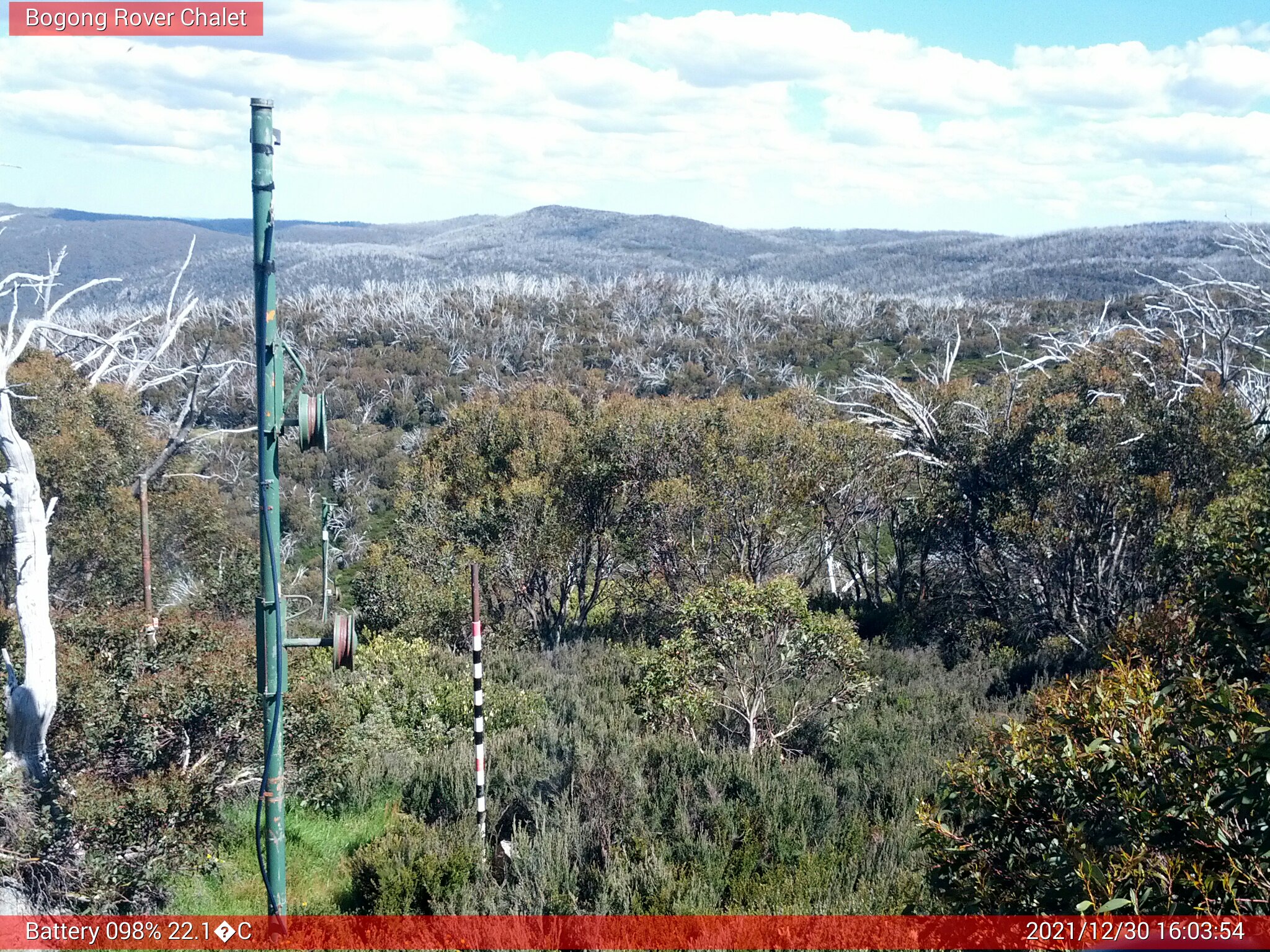 Bogong Web Cam 4:03pm Thursday 30th of December 2021