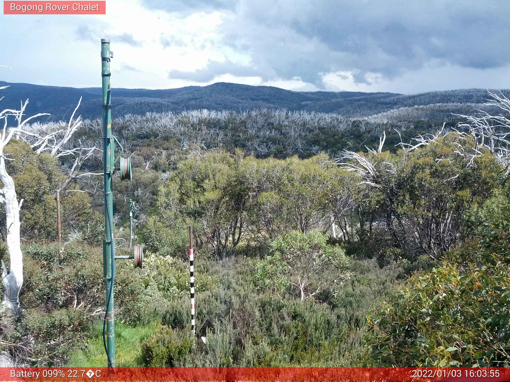 Bogong Web Cam 4:03pm Monday 3rd of January 2022