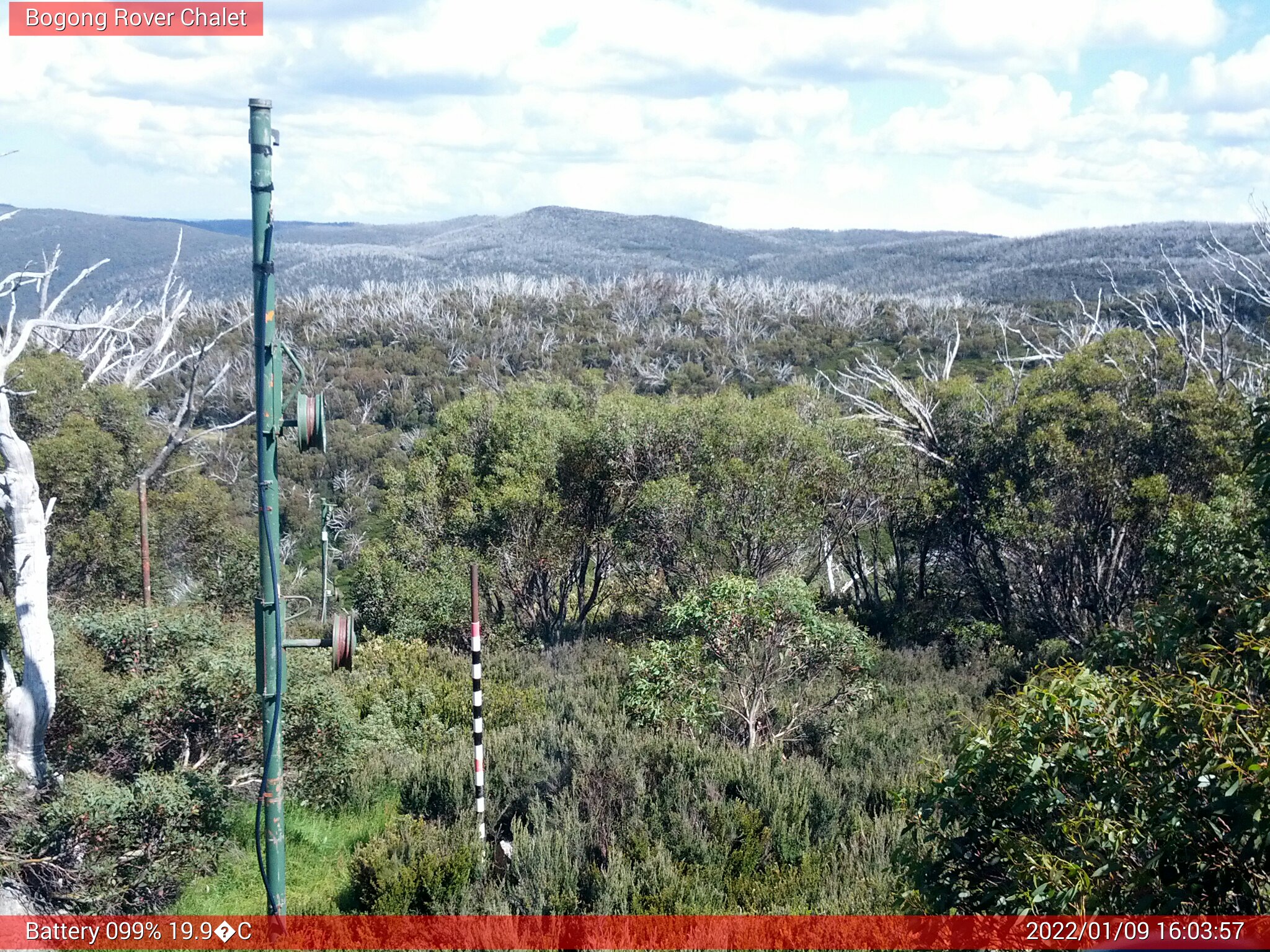 Bogong Web Cam 4:03pm Sunday 9th of January 2022